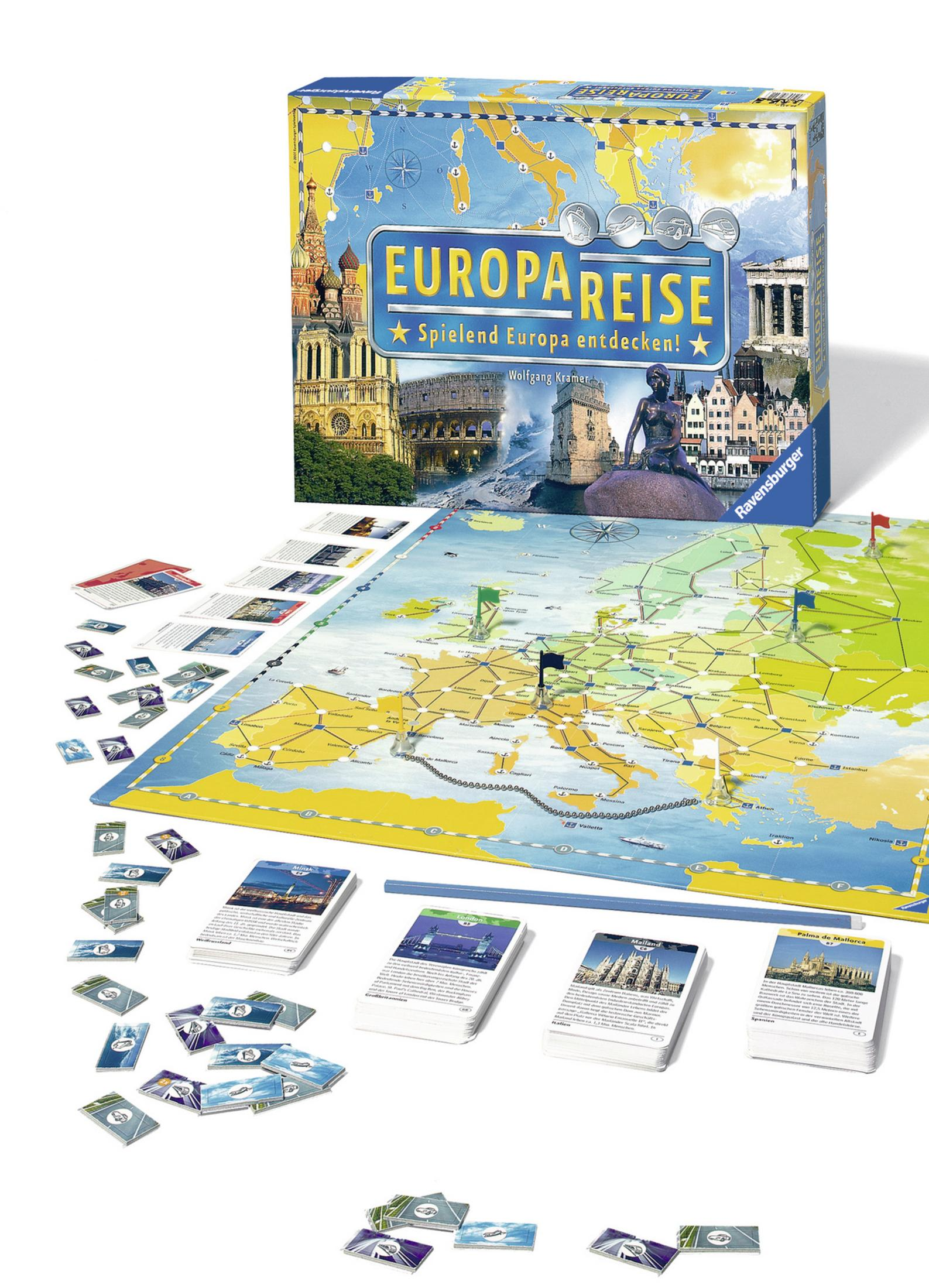 Eine Brettspielbox, 'Europa Reise'. Die Box zeigt europäische Wahrzeichen. Spielsteine und eine Karte sind verstreut.