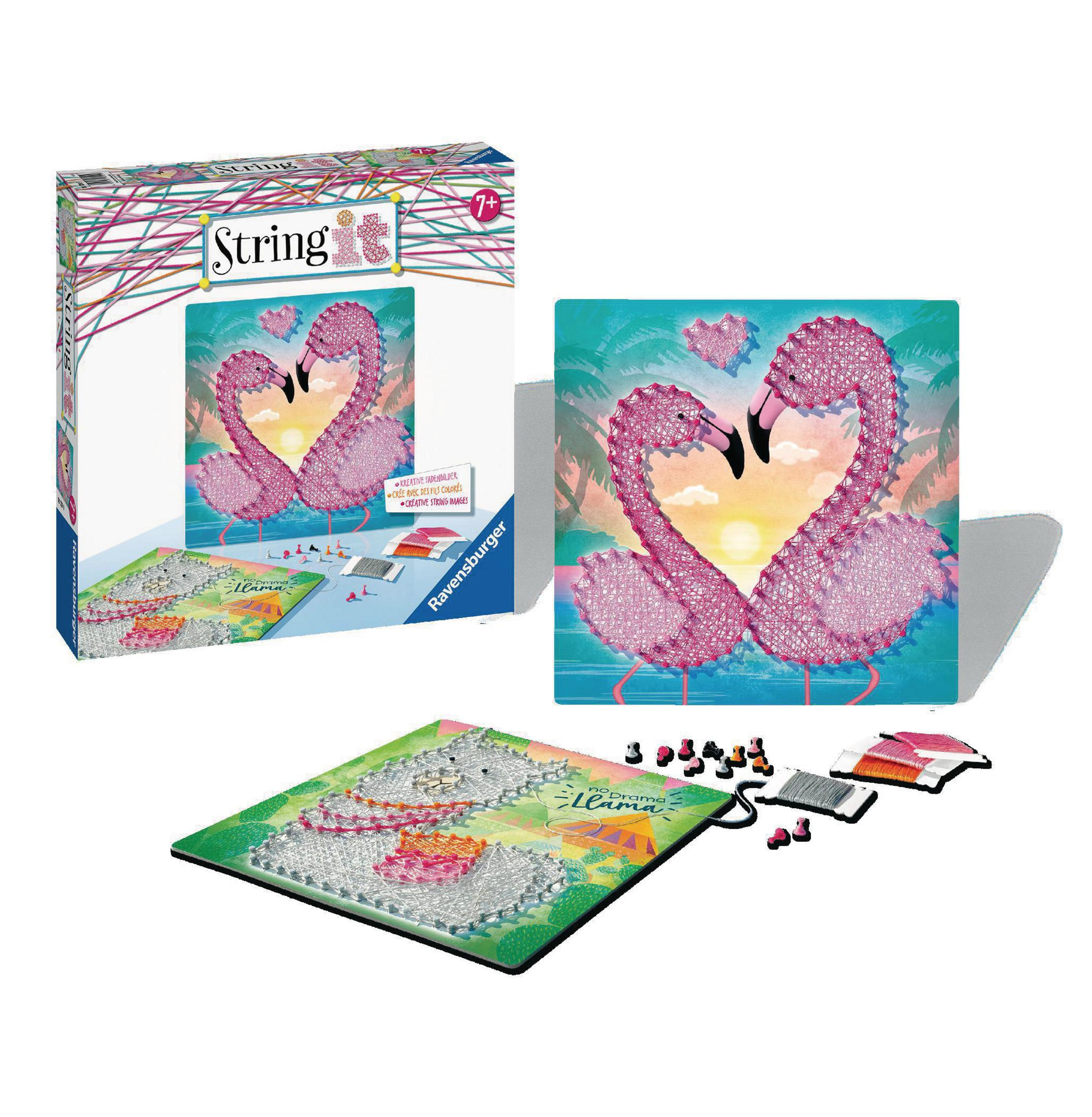 String It Spielbox und montiertes Flamingoherz. Zwei Flamingos bilden mit Fäden eine Herzform.