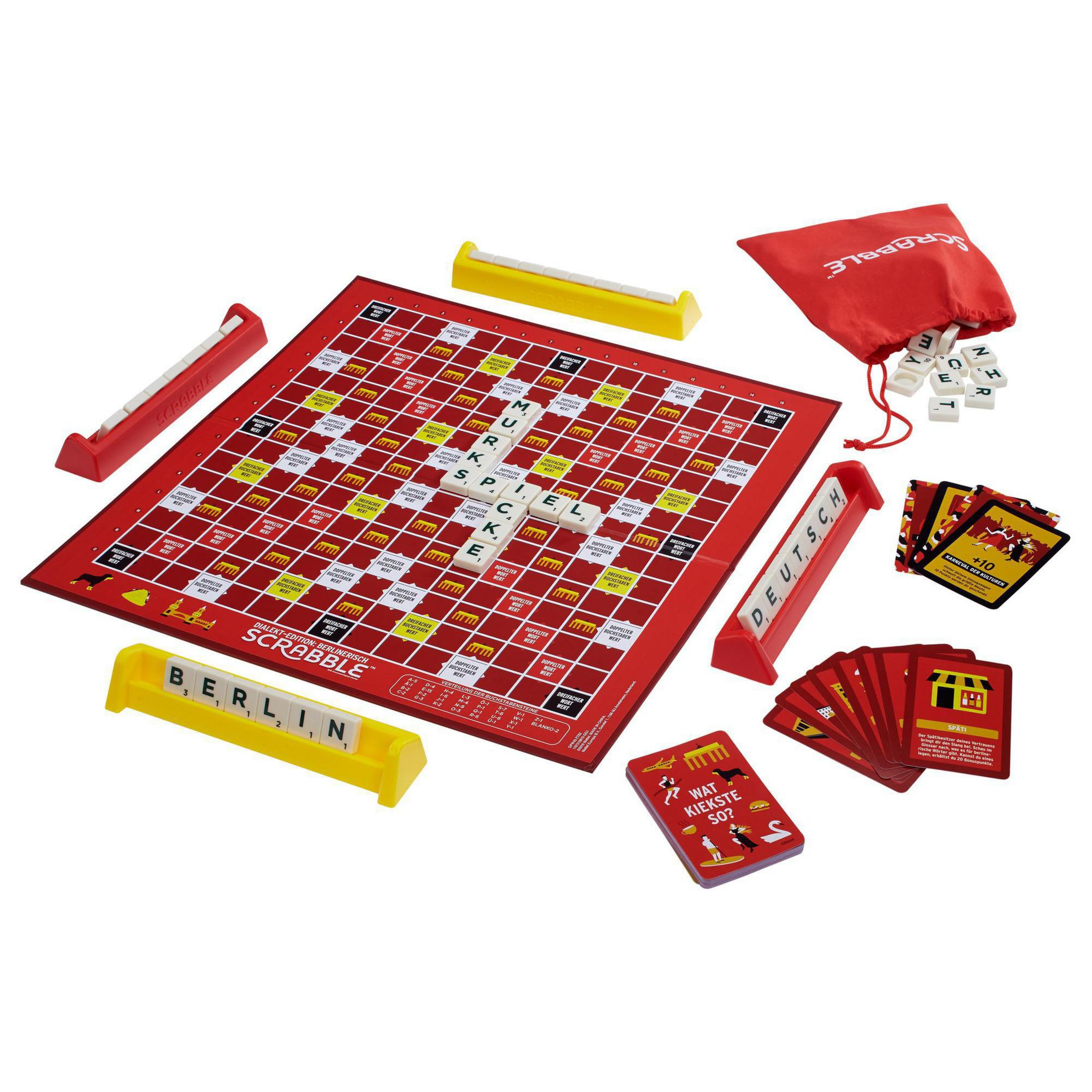 Scrabble-Brettspiel. Rotes Brett mit Buchstaben und Holzbuchstabenhaltern. Verschiedene Karten und Buchstabenplättchen.