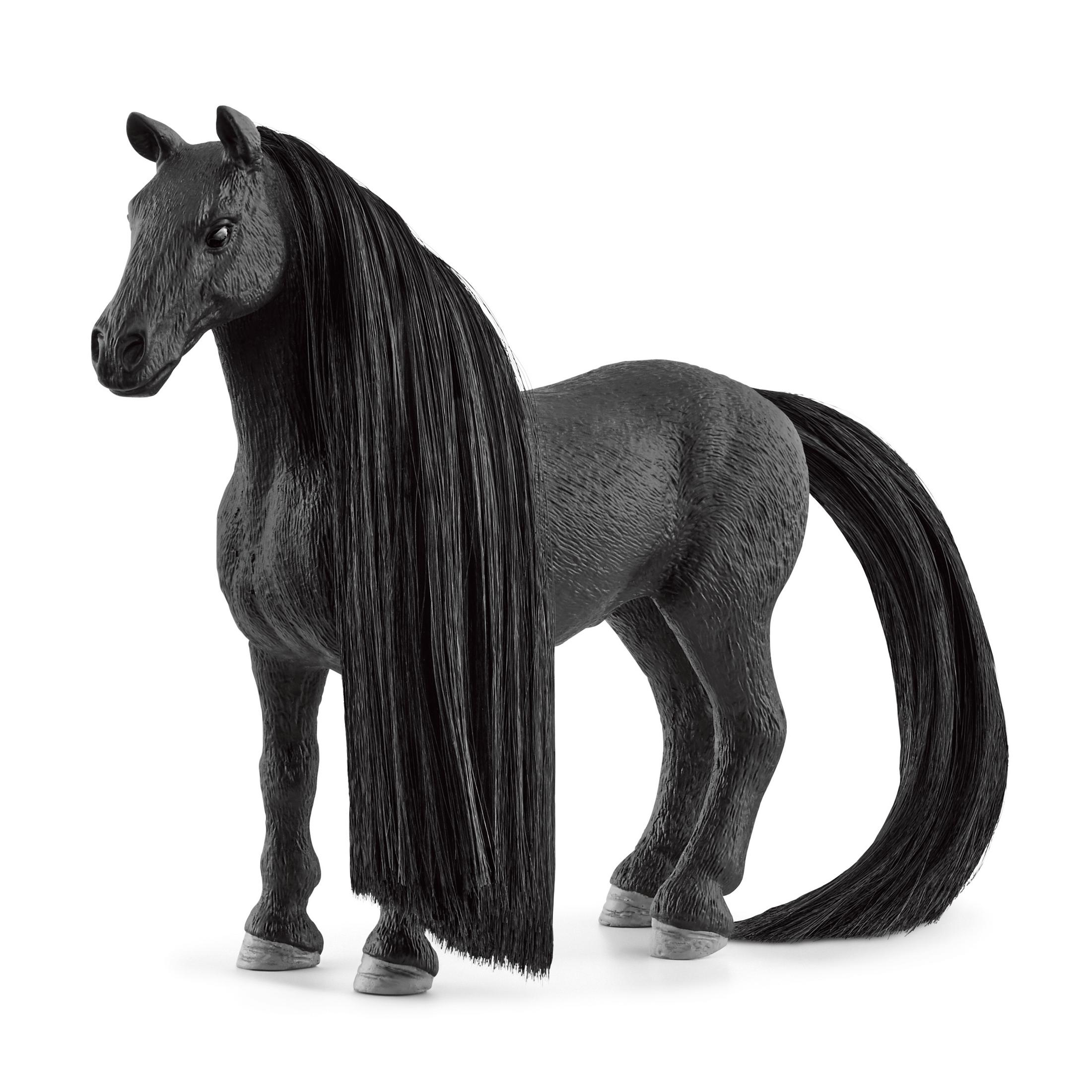 Schwarze Pferdfigur mit langer, fließender Mähne und Schweif, stehend auf weißem Untergrund.