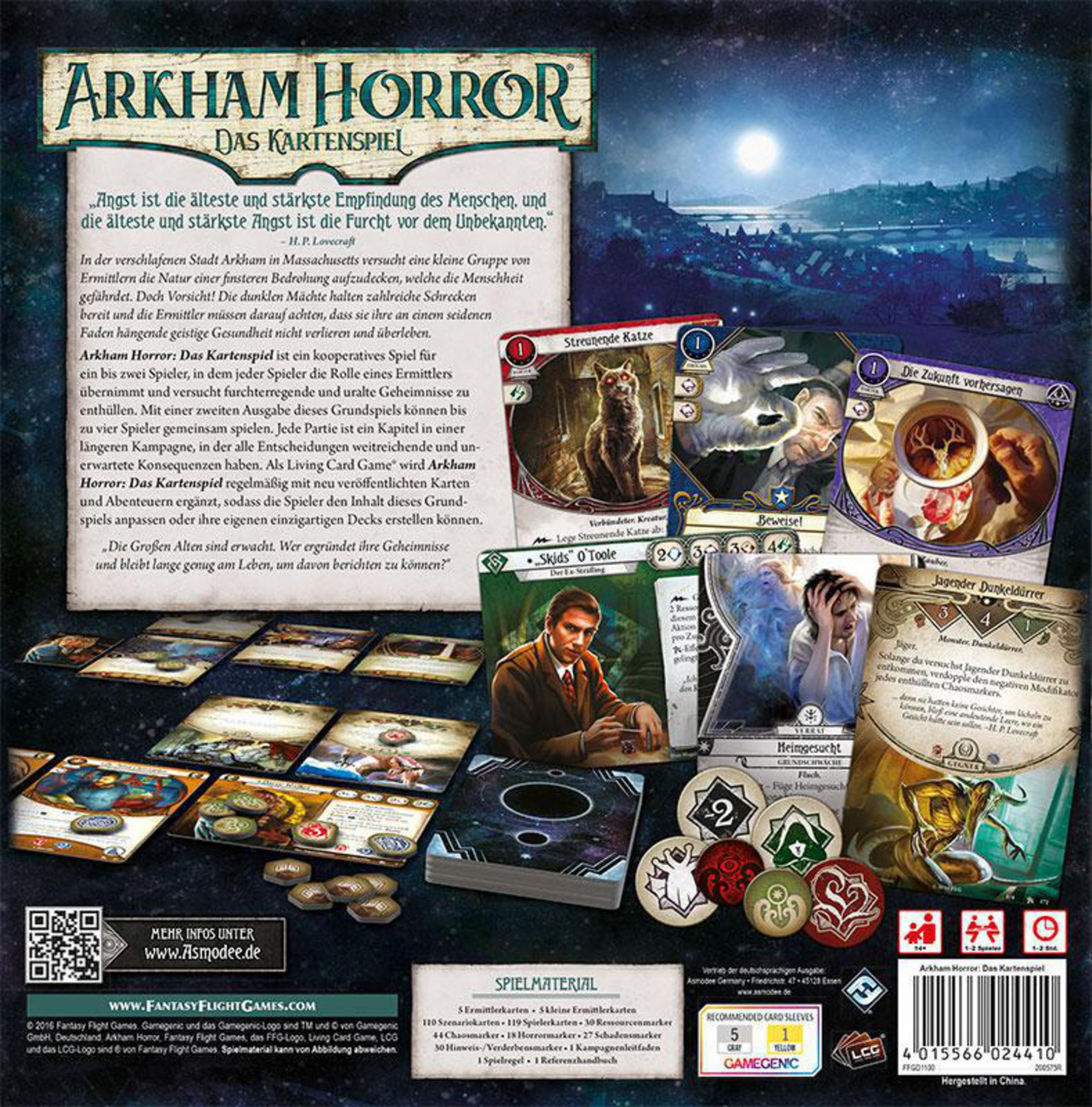 Die Rückseite einer Arkham Horror Kartenspielbox mit Karten und Spielsteinen, die darauf ausgestellt sind.