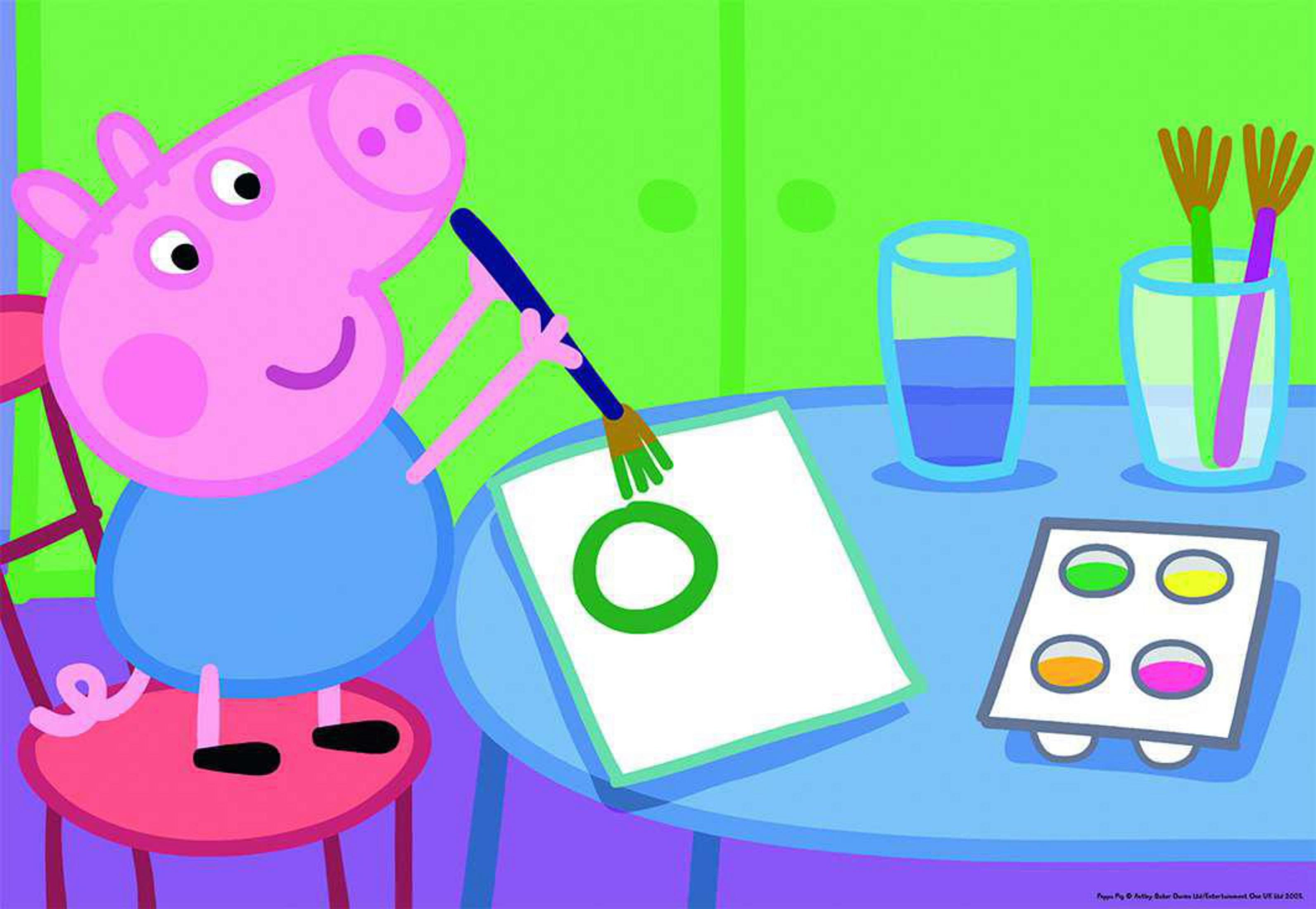 Peppa Pig maluje zielone koło na papierze pędzlem.