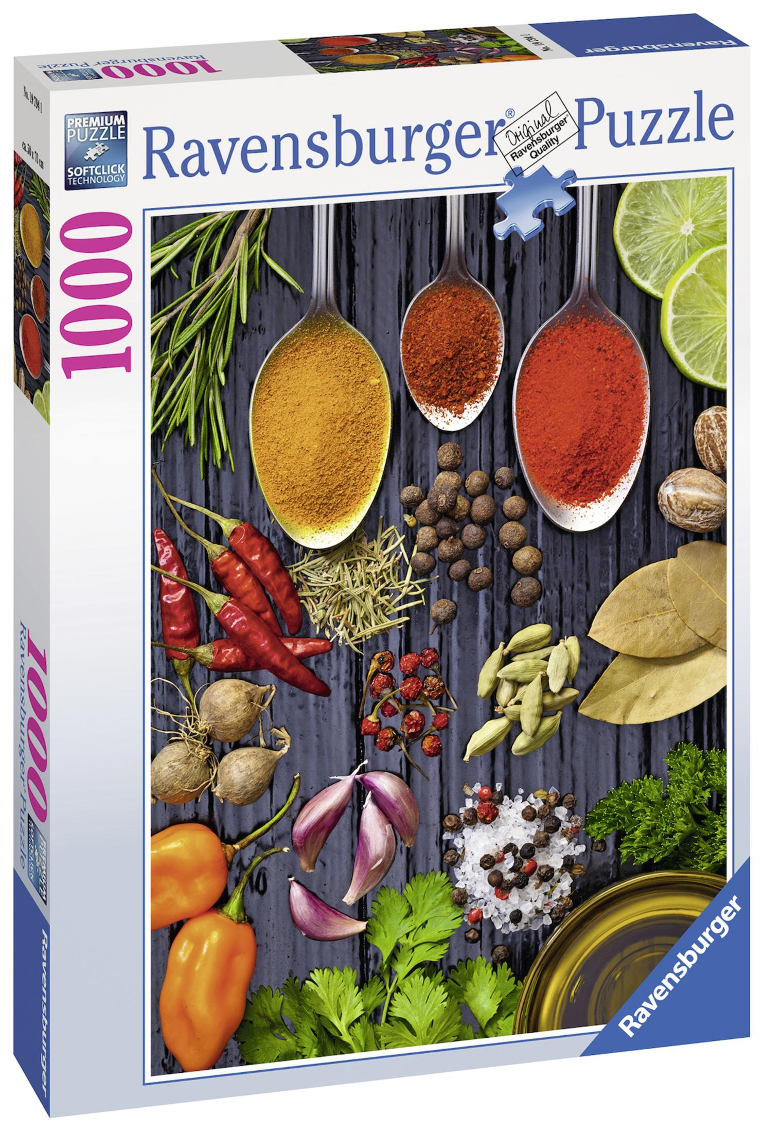 Puzzledose mit Gewürzen: Löffel mit Curry, Paprika und rotem Pfeffer, mit Kräutern und Gewürzen auf Holz.