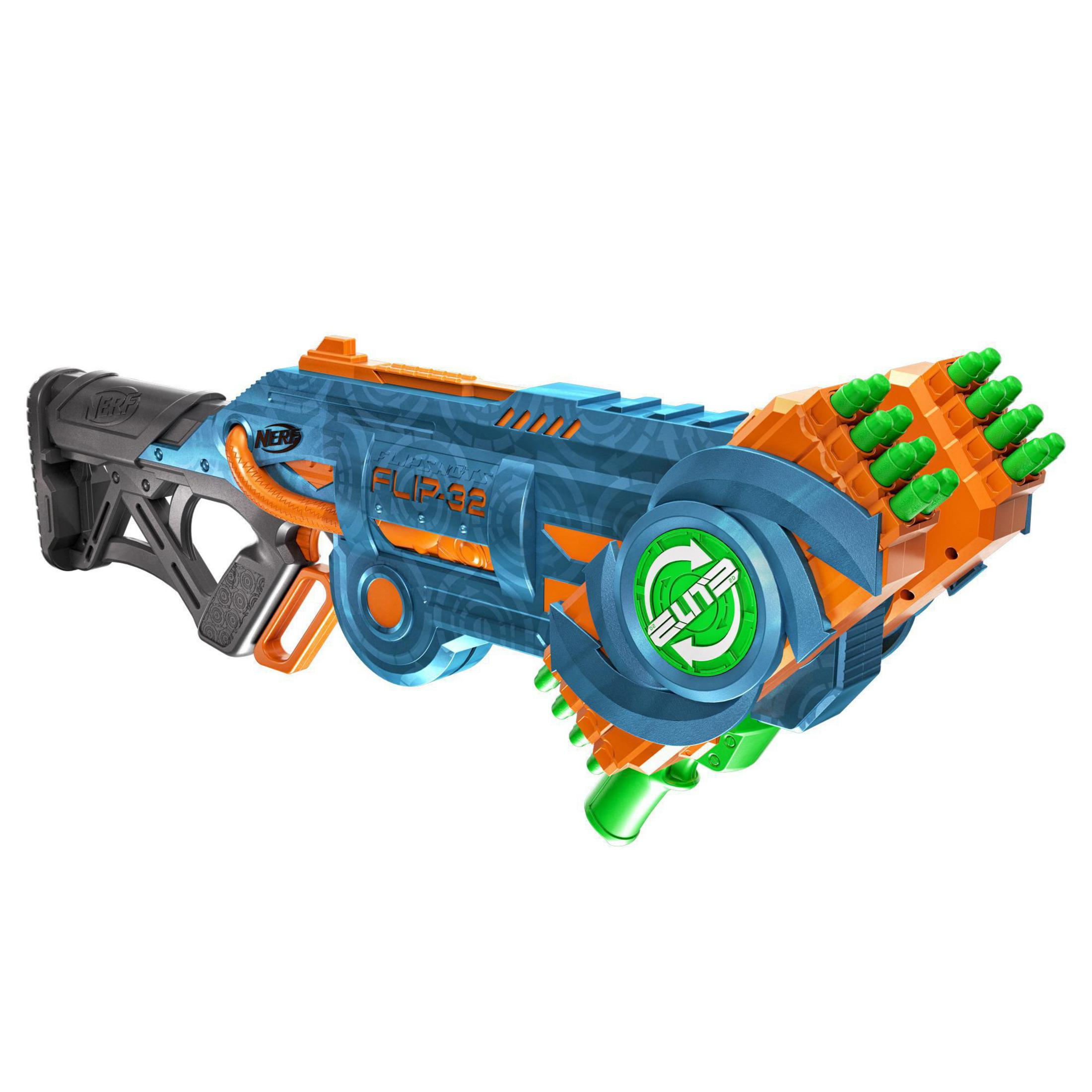 Eine Spielzeugpistole, die Projektile abschießt. Sie hat blaue und orangefarbene Teile mit grünen Details.