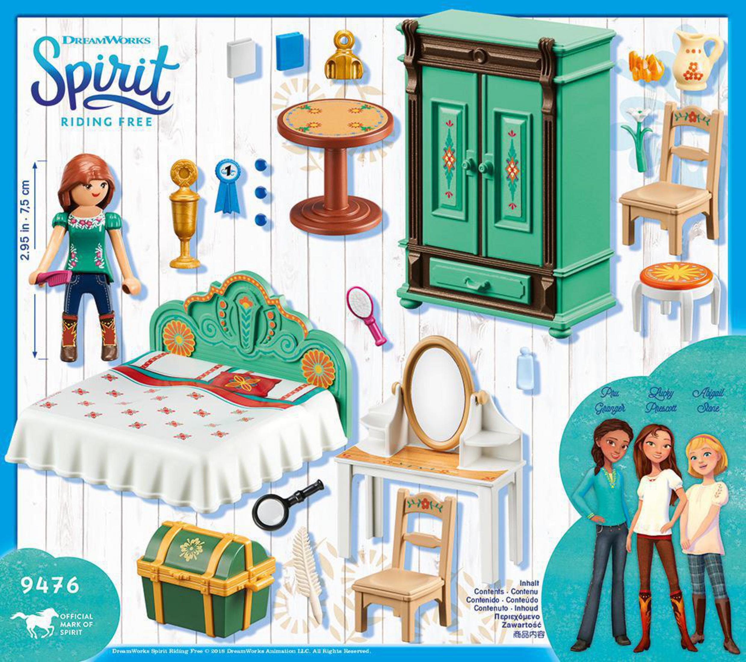Spielset mit Spielzeugmöbeln und Figuren, darunter ein Bett, ein Schrank, ein Schminktisch und Figuren.