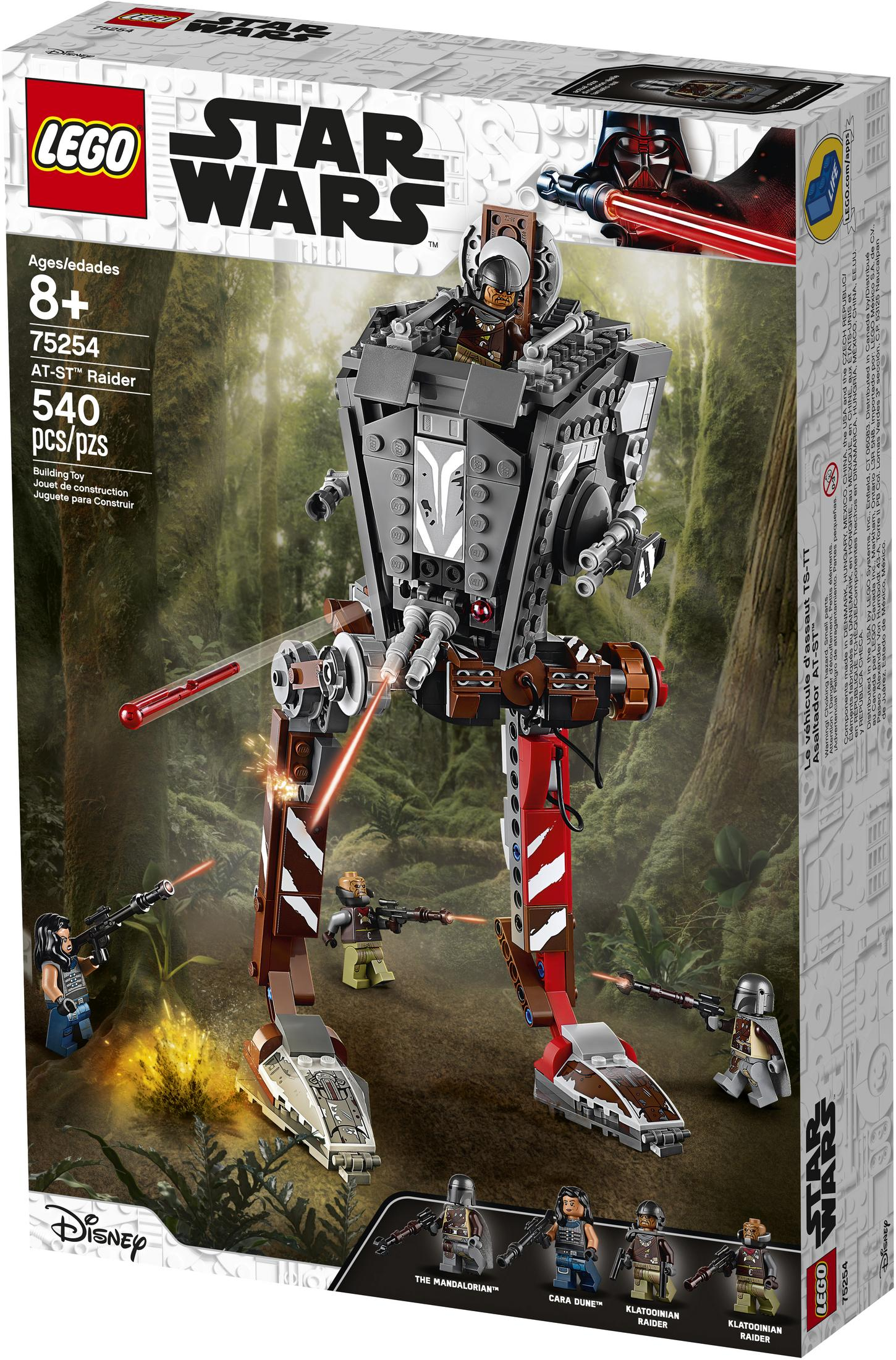 Zestaw Lego Star Wars AT-ST Raider, z minifigurkami i tłem lasu.