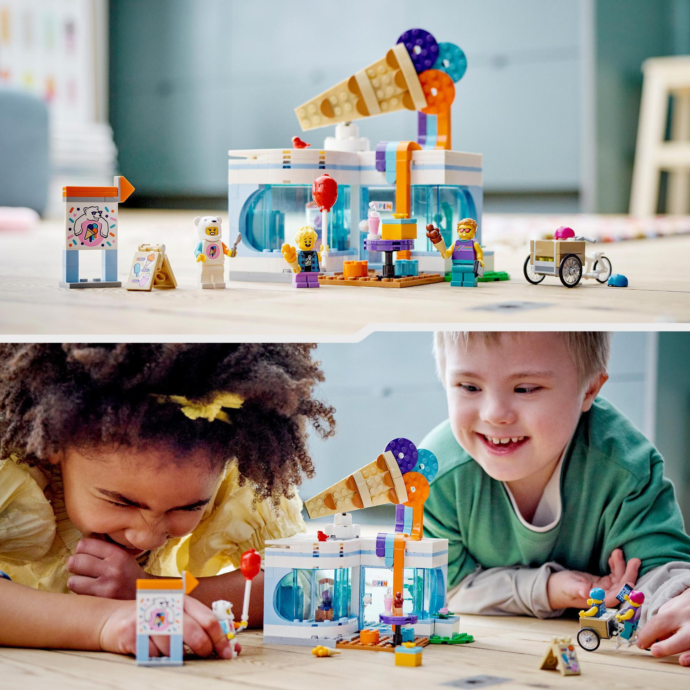 Set Lego gelateria con personaggi e accessori.