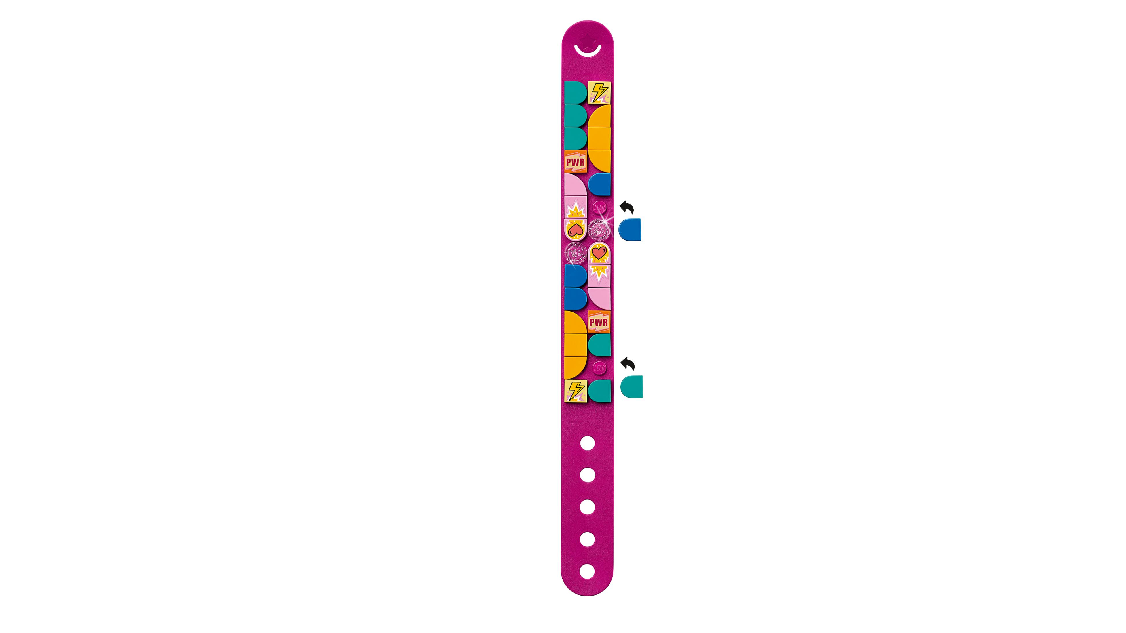 Ein pinkfarbenes Armband mit farbigen Blöcken, ein verspieltes Design auf weißem Hintergrund.