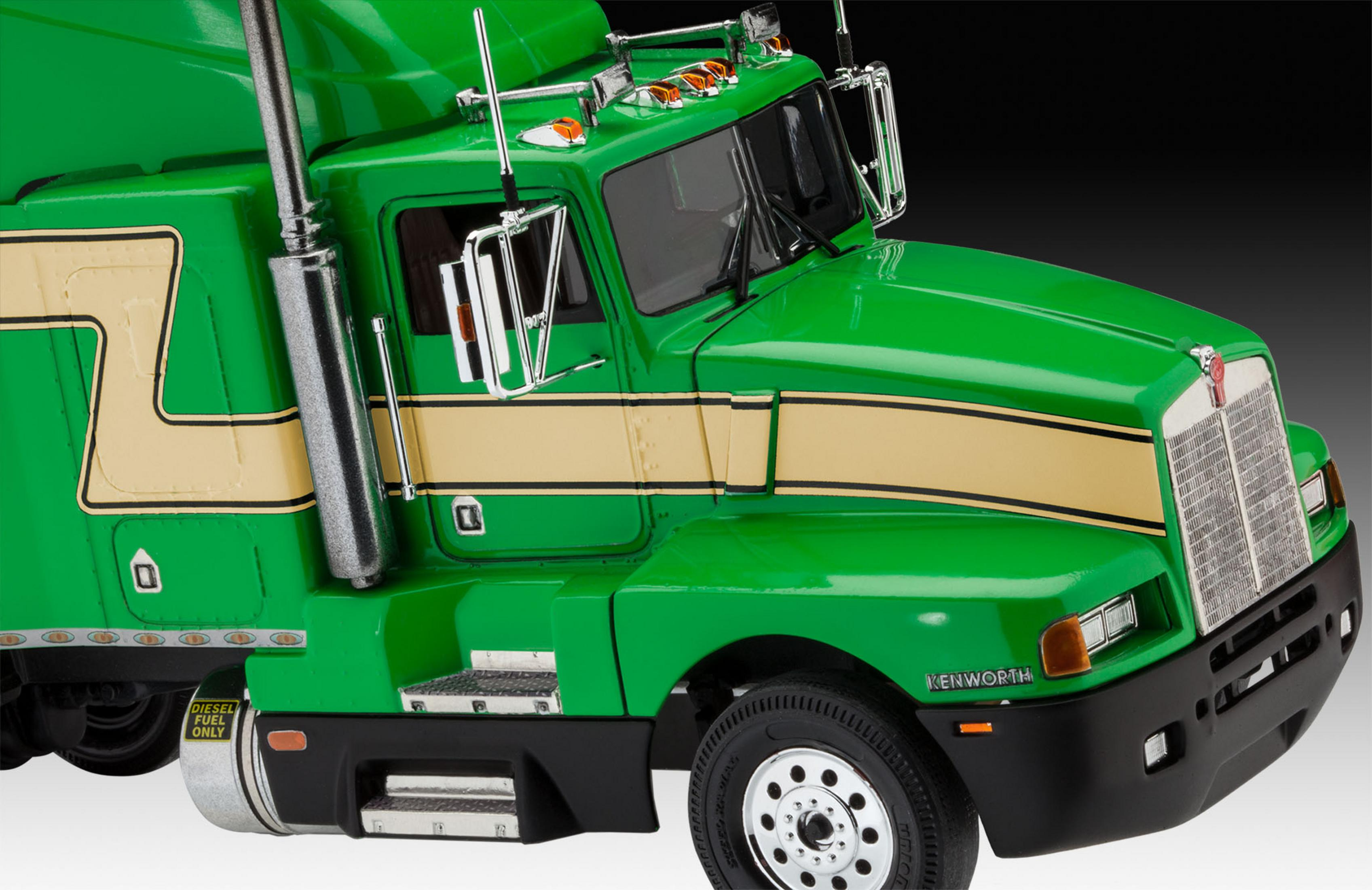 Grünes Kenworth-Truck-Modell mit beigem Streifen, Dieselkraftstoff-Aufkleber an der Seite.