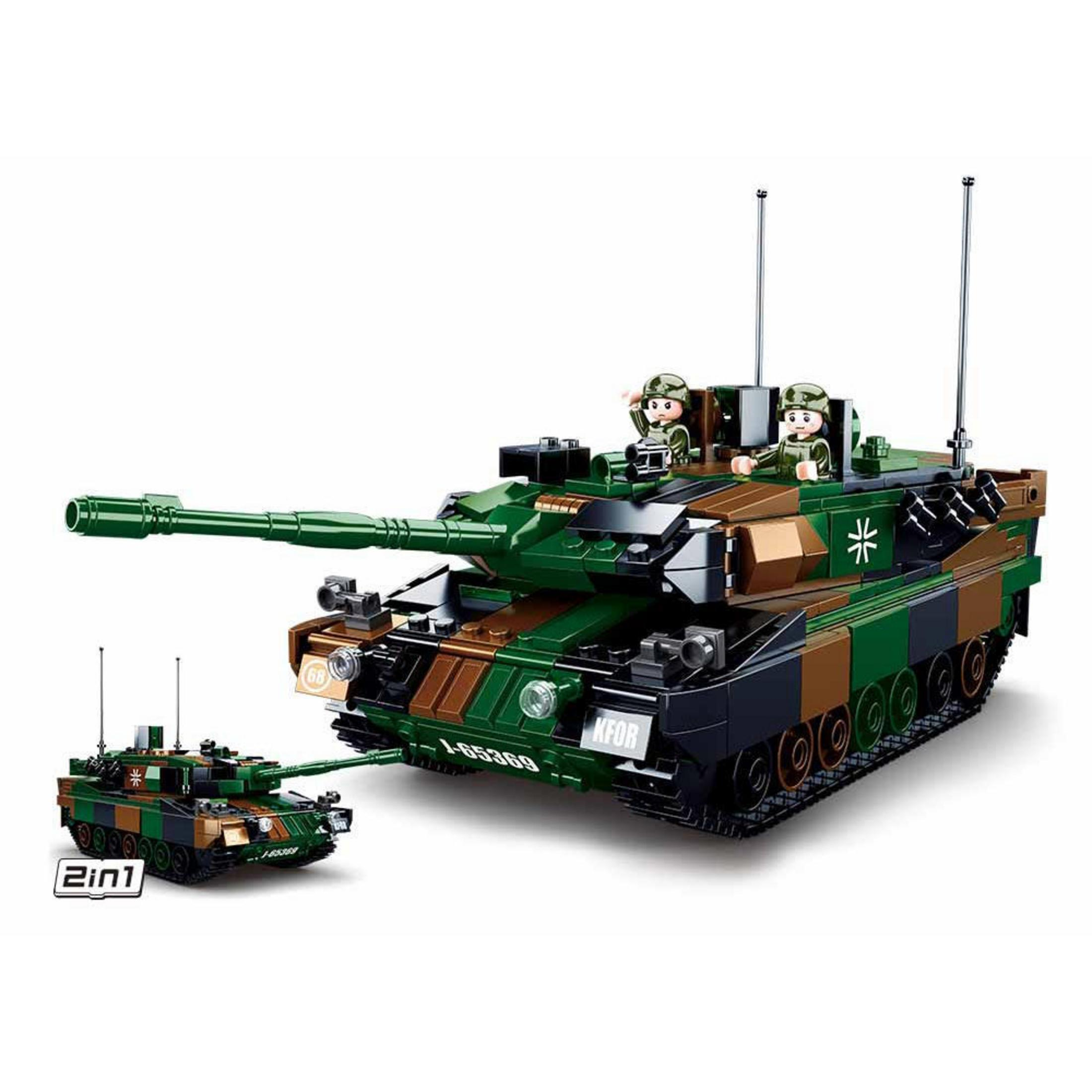 Spielzeugpanzer, grün und braun. Zwei Spielzeugsoldaten im Turm. Enthält einen kleineren Panzer.
