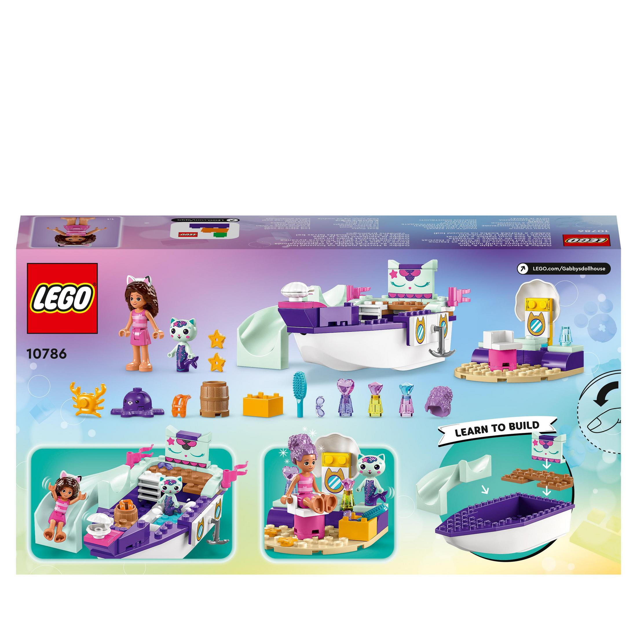Lego Gabby's Dollhouse Set. Enthält Figuren, Boot und Zubehör. Weißer Hintergrund.