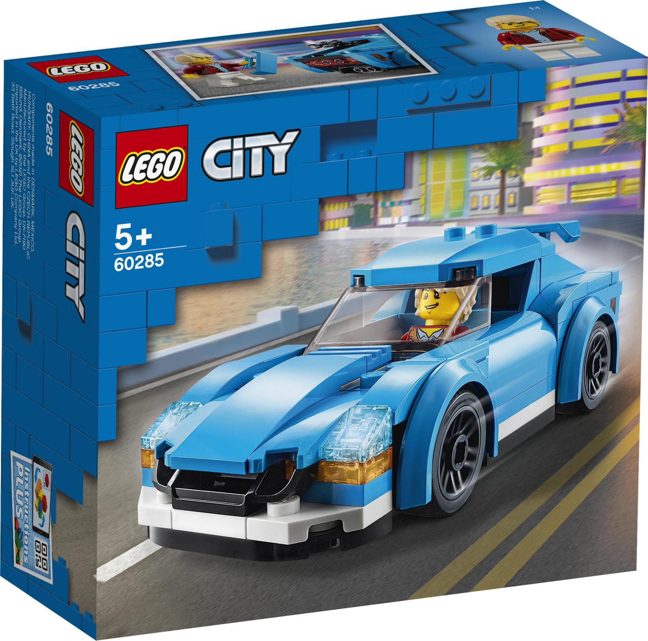 Ein Lego City Auto-Set in Blau und Weiß mit einem Minifiguren-Fahrer. Der Karton ist sichtbar.