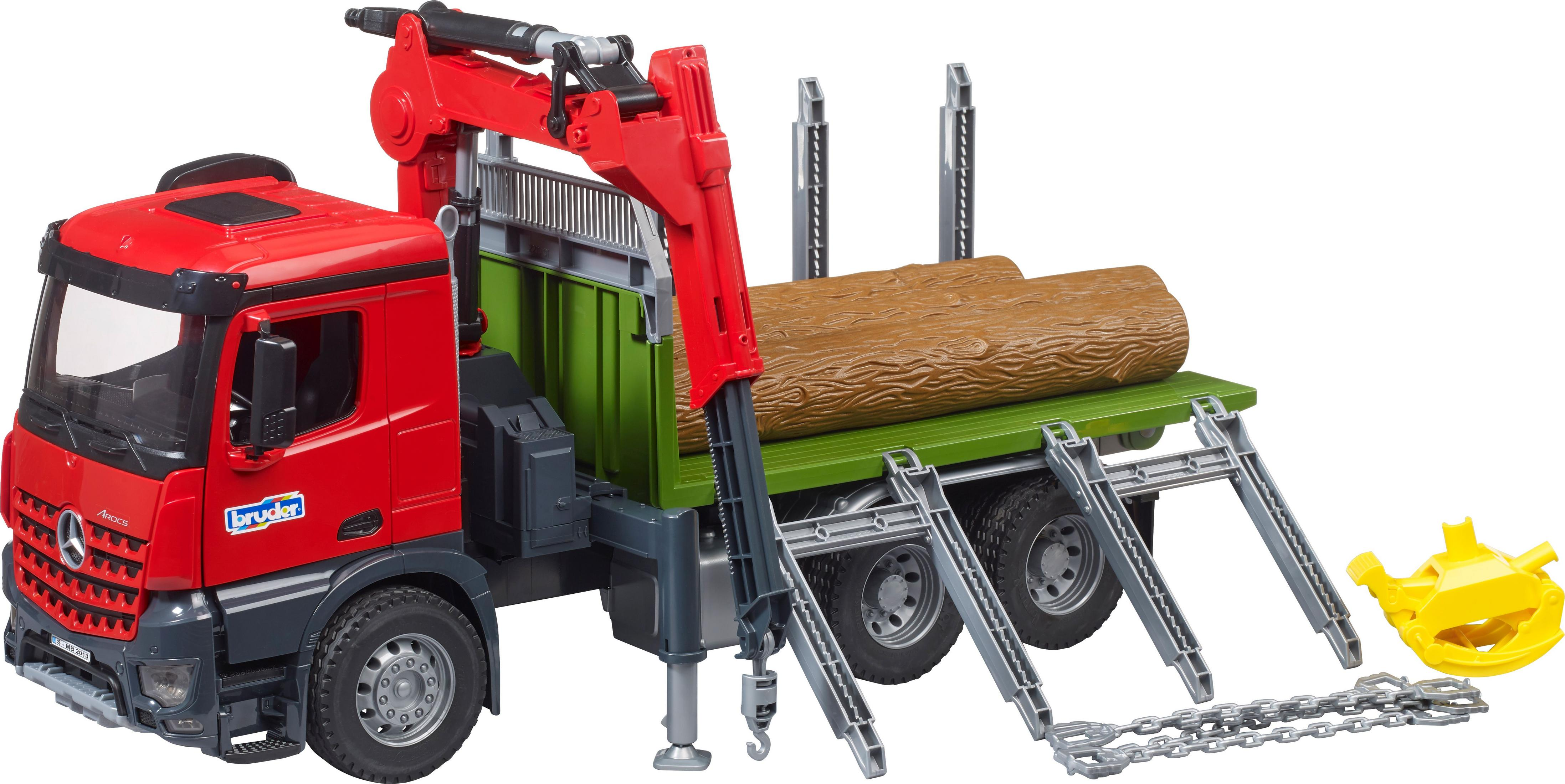 Ein roter Spielzeug-LKW mit Kran und Baumstämmen auf einer grünen Ladefläche, mit einem gelben Haken.