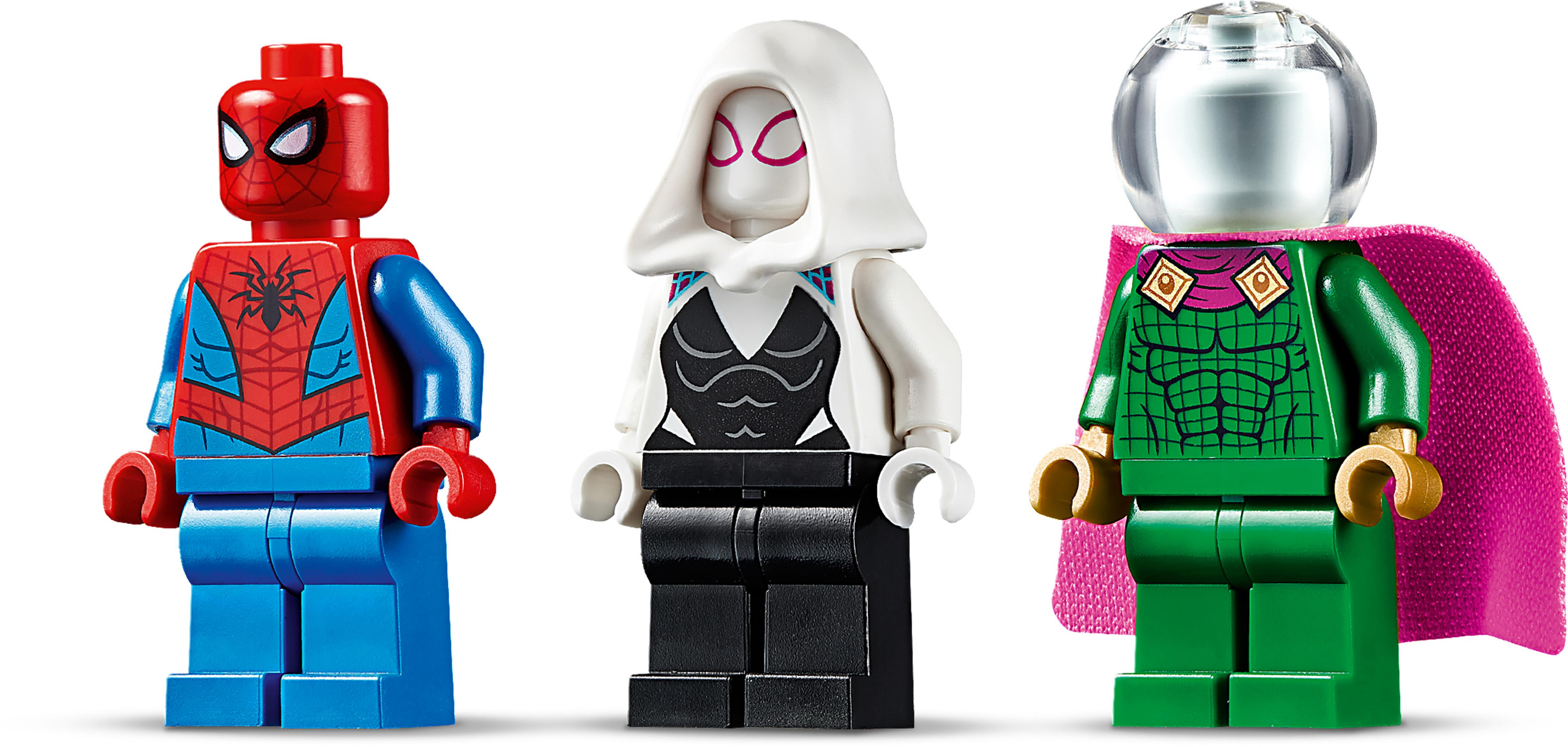 Drei Lego-Figuren: Spider-Man, Spider-Gwen und Mysterio, auf weißem Hintergrund.