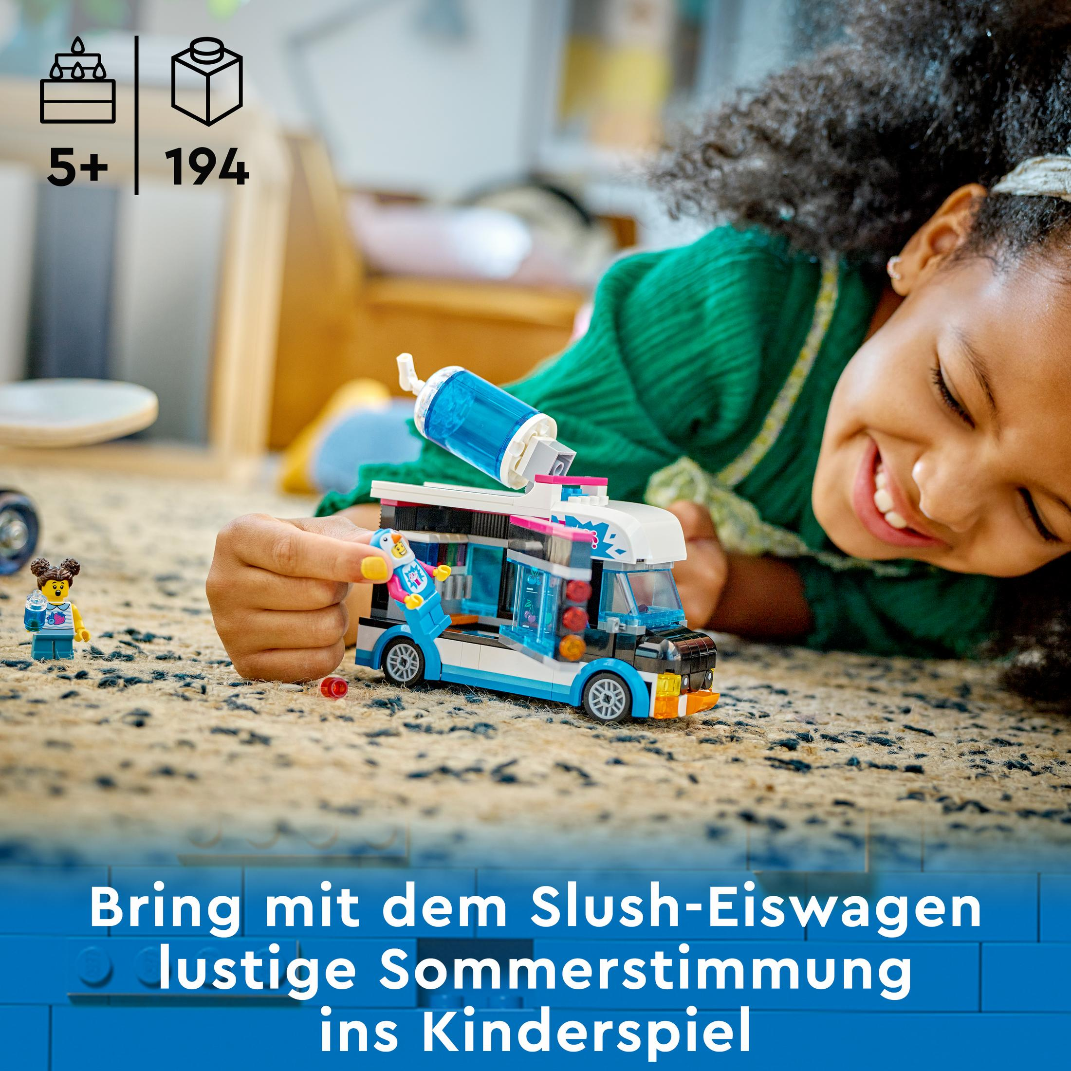 Ein Mädchen spielt mit einem Lego-Eiswagen-Set auf einem Teppich.