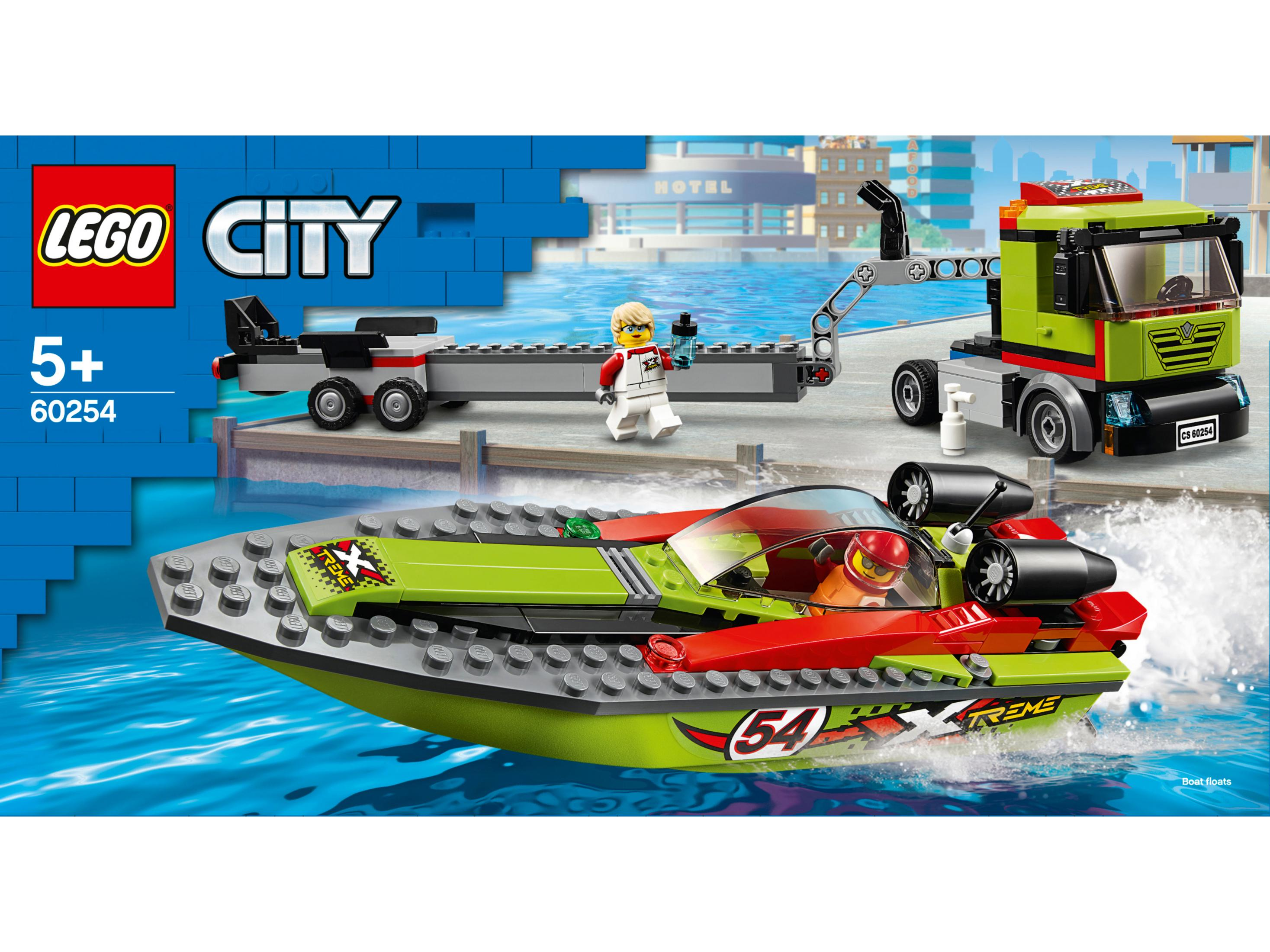 Un set di barche Lego City con un motoscafo verde e rosso e un camion.
