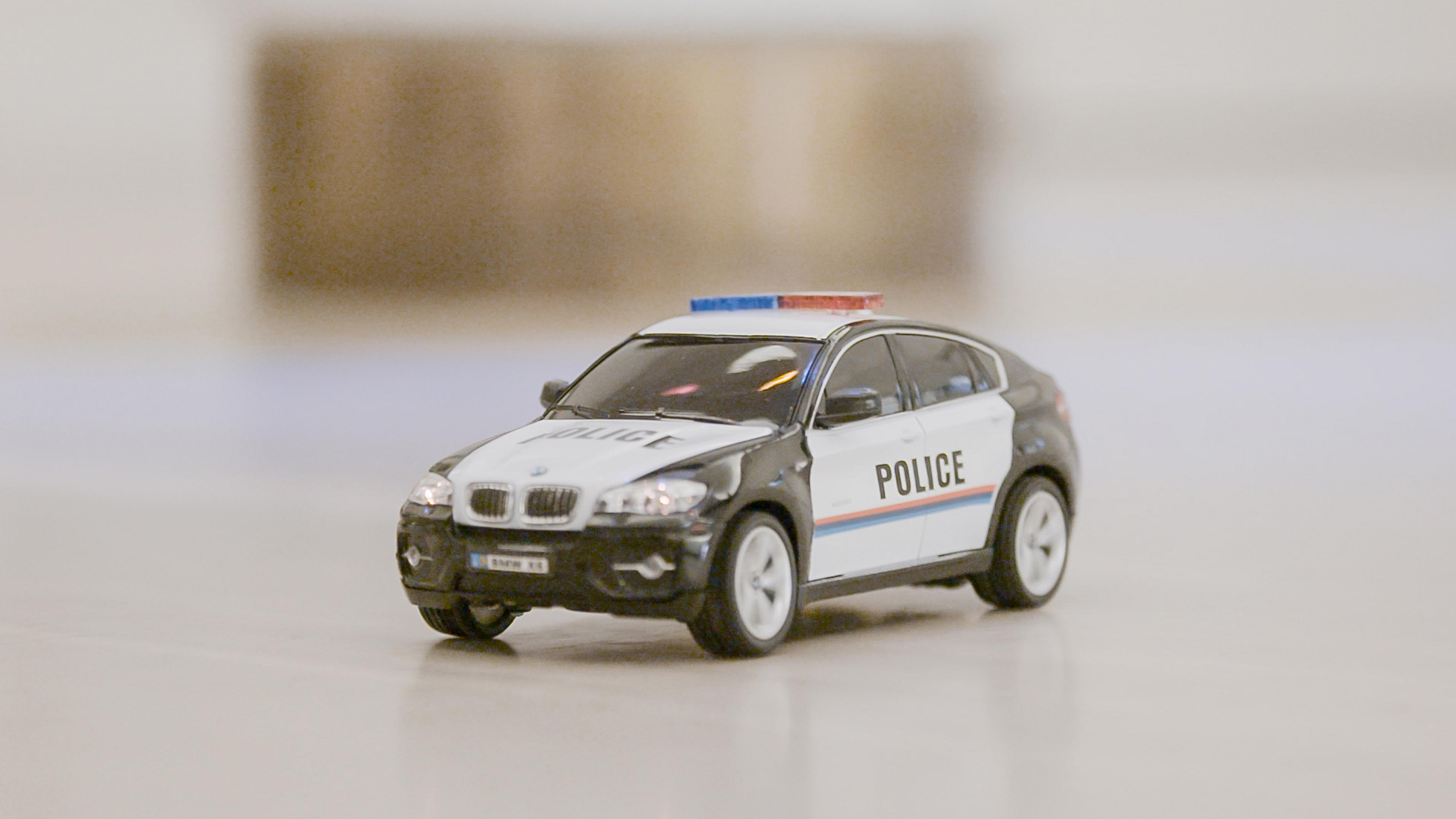 Spielzeugfahrzeug, BMW Schwarz/Weiß 24655 POLICE R/C REVELL X6
