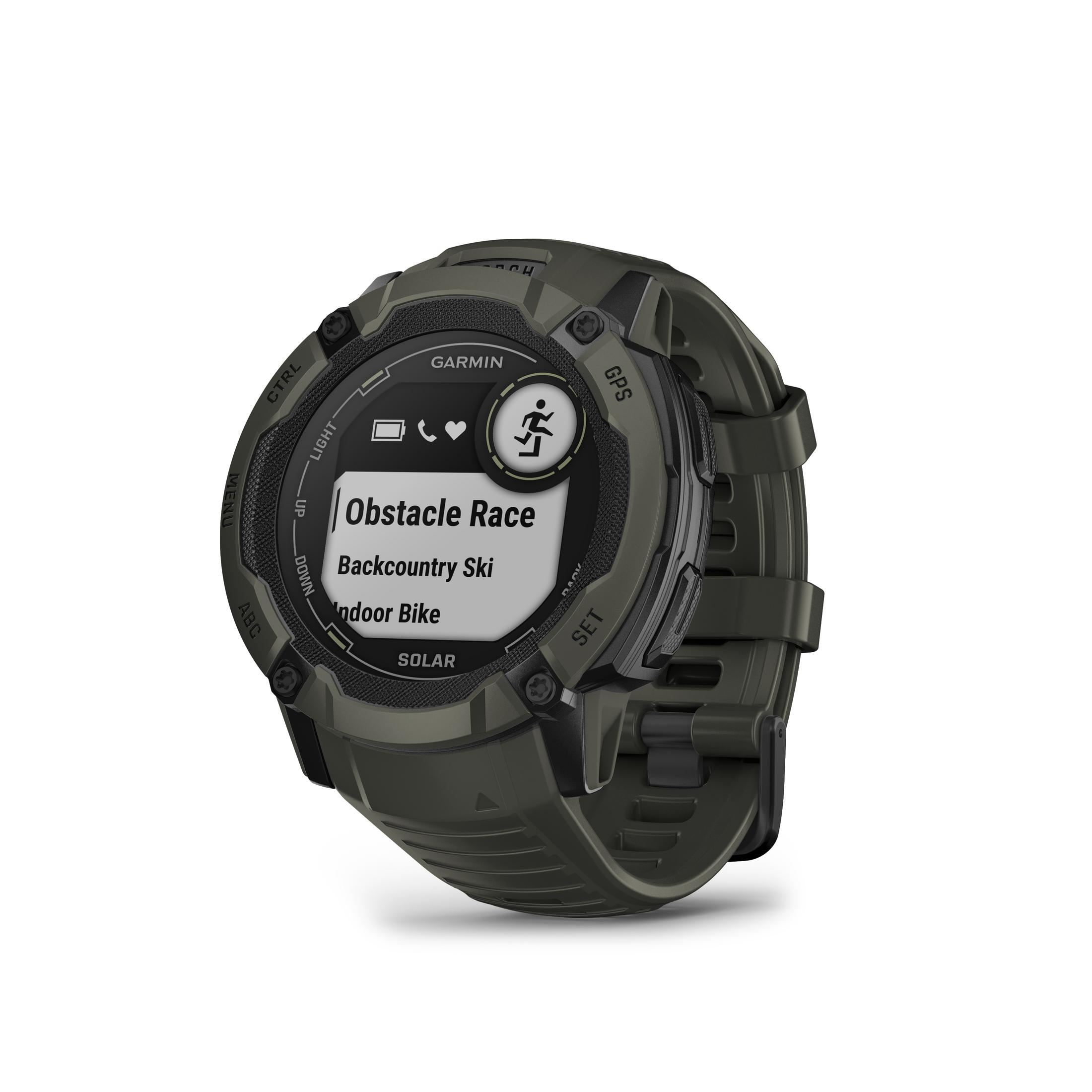 Reloj Garmin Instinct Solar, pantalla digital con actividad, fondo blanco.