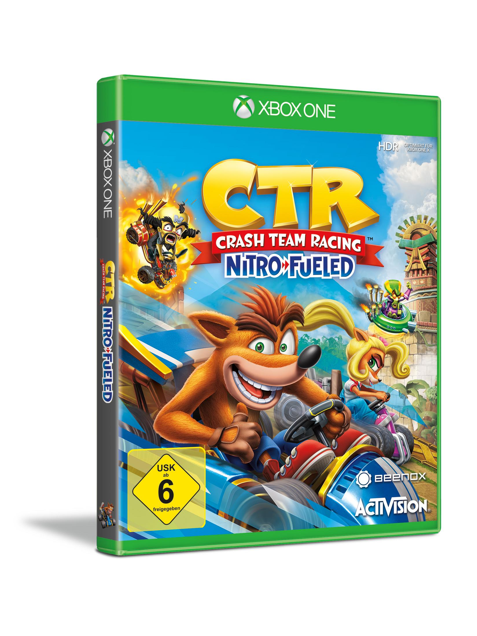 Xbox One Spielbox, Crash Team Racing Nitro Fueled. Charaktere rasen auf dem Cover.