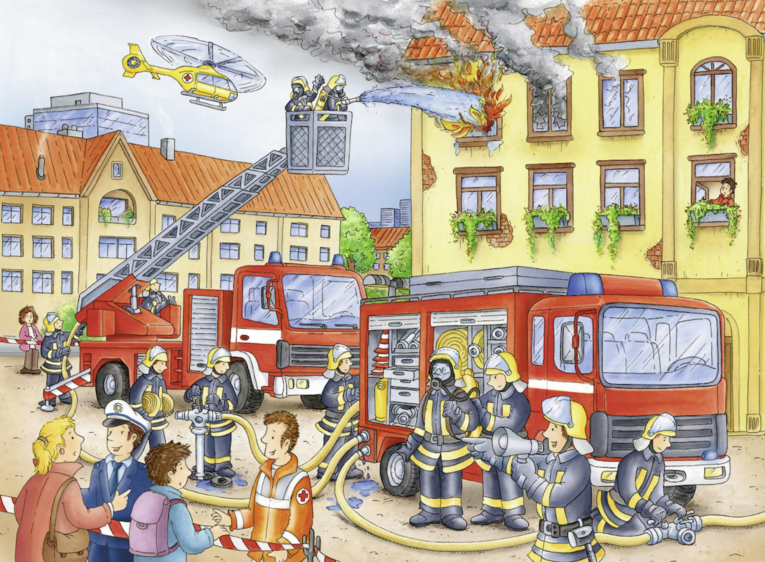 Feuerwehrleute löschen ein Gebäude. Ein Hubschrauber und Feuerwehrwagen sind ebenfalls vorhanden. Menschen schauen zu.