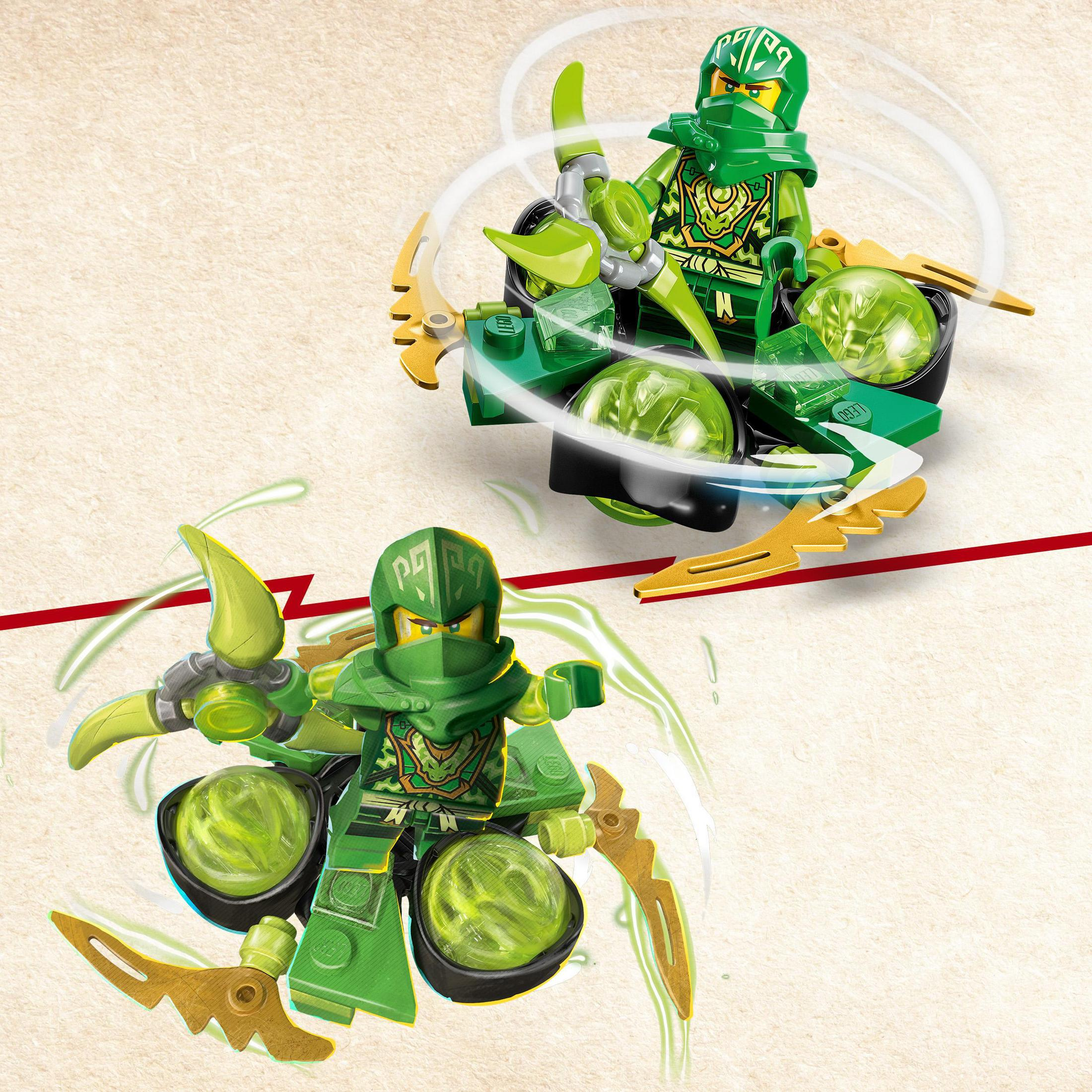Araçlarda iki yeşil Lego Ninjago figürü. Biri havada, diğeri yerde.
