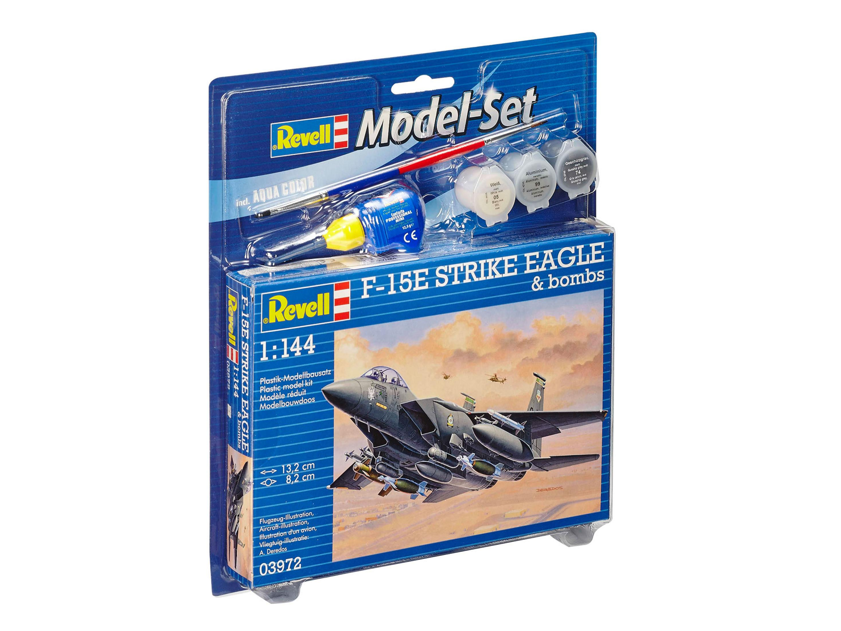 Eine Modellflugzeug-Bausatzbox einer F-15E Strike Eagle und Bomben.