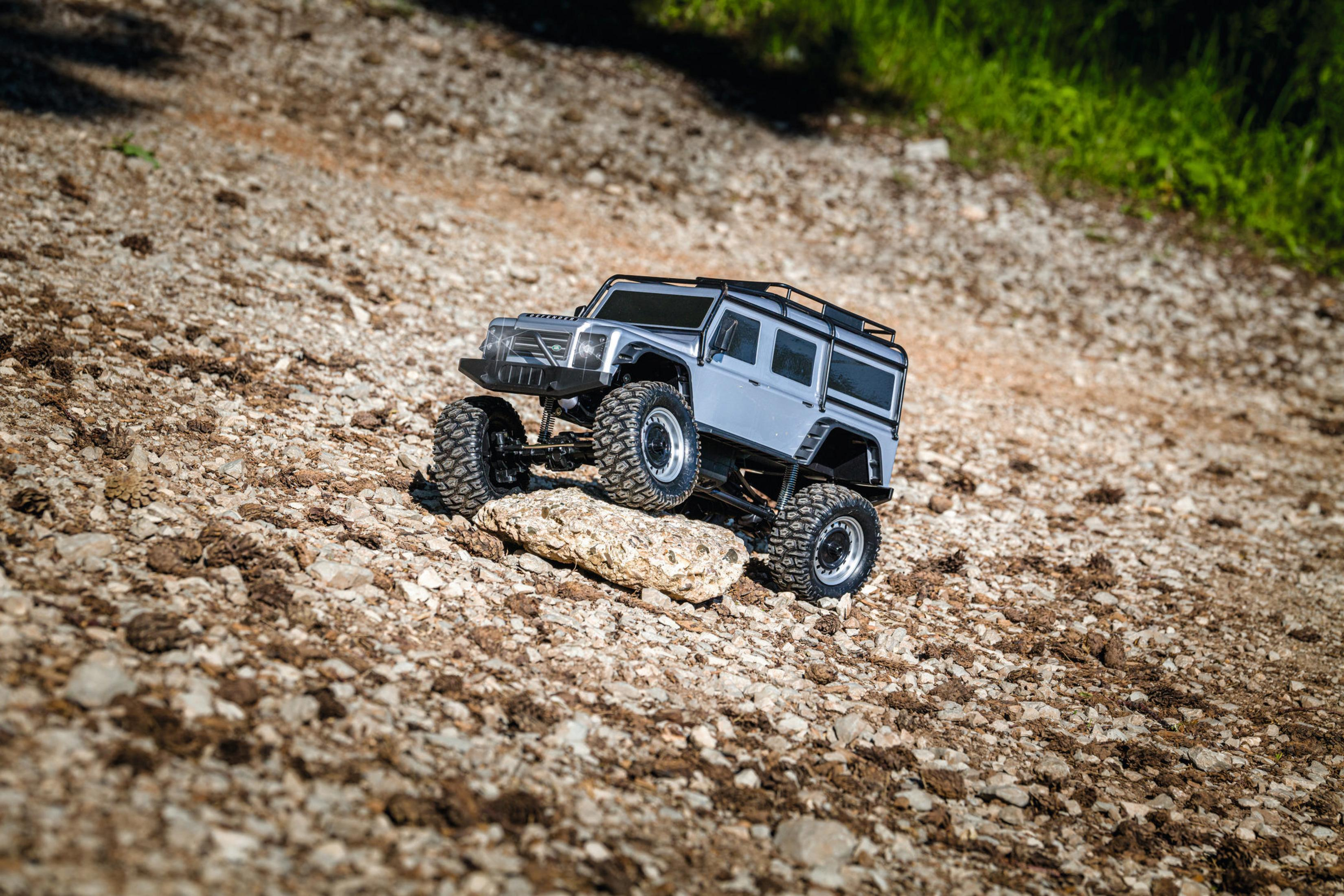 Silber LAND 500404172 Spielzeugmodell, 1:8 RTR DEFENDER CARSON ROVER SILBER 100%
