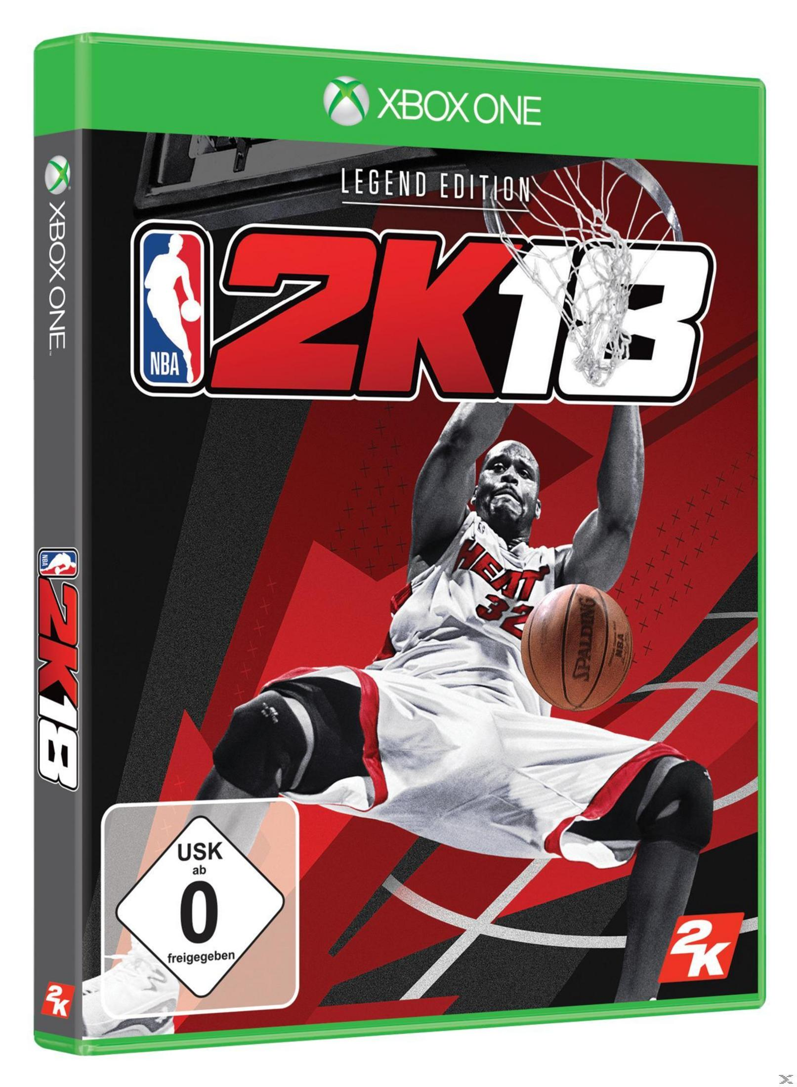 Xbox One Spielhülle für NBA 2K18. Das Cover zeigt einen Basketballspieler beim Dunking. Der Hintergrund ist schwarz und rot.