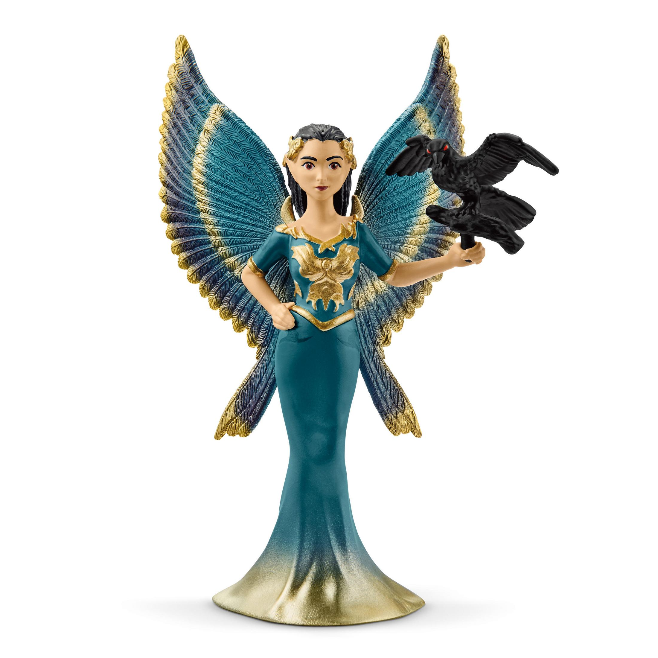 Figura wróżki z niebieskimi skrzydłami i suknią, trzymająca dwa czarne kruki, na białym tle.