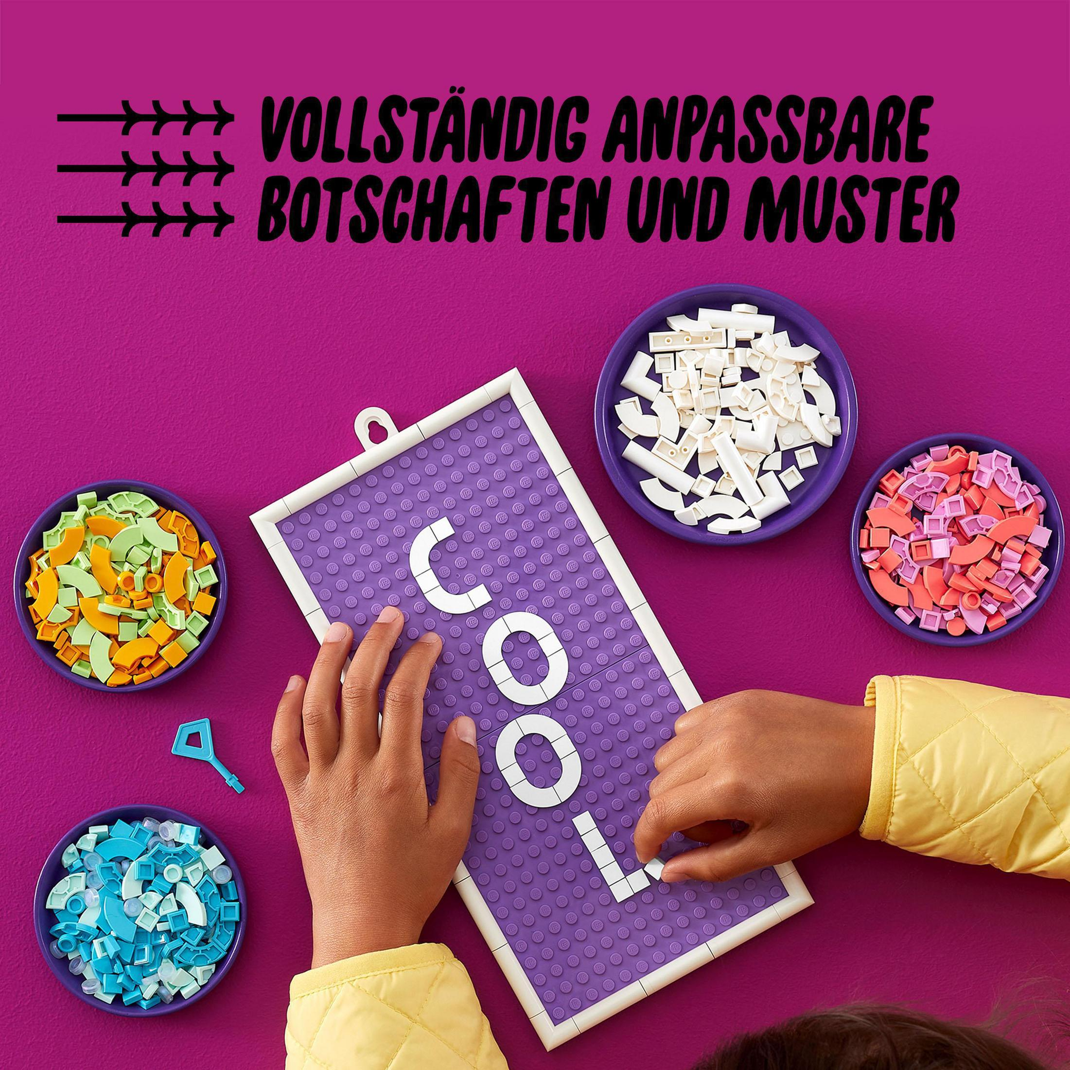 Mani che sistemano mattoncini Lego su una baseplate viola. Lettere compongono COOL. Ciotole.