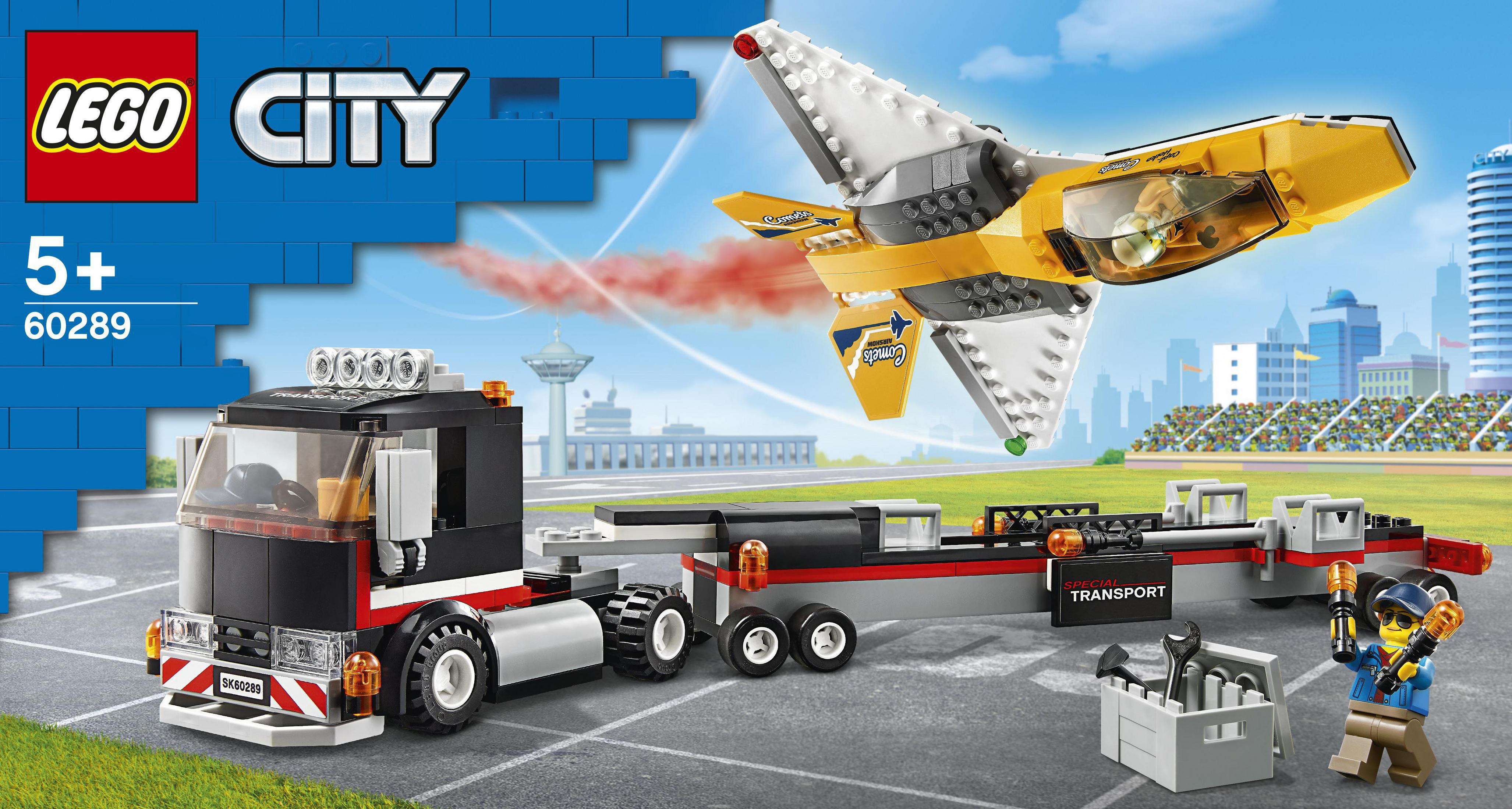 Set Lego City: camion che trasporta un aereo a reazione. Include un personaggio con una torcia.