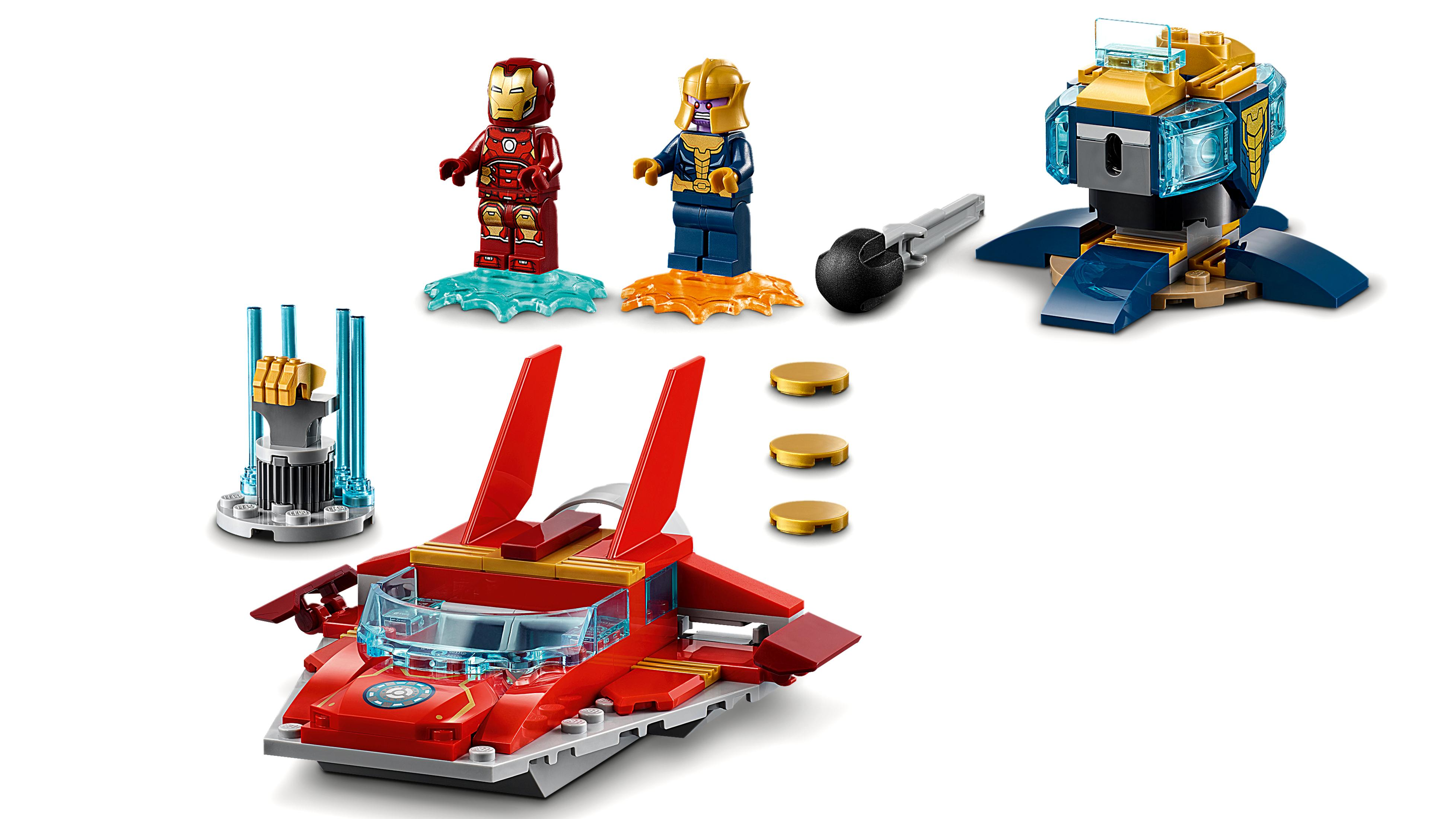LEGO Marvel-Set mit Iron Man, Thanos-Figuren, einem roten Jet und einer Waffenstruktur, vor weißem Hintergrund.
