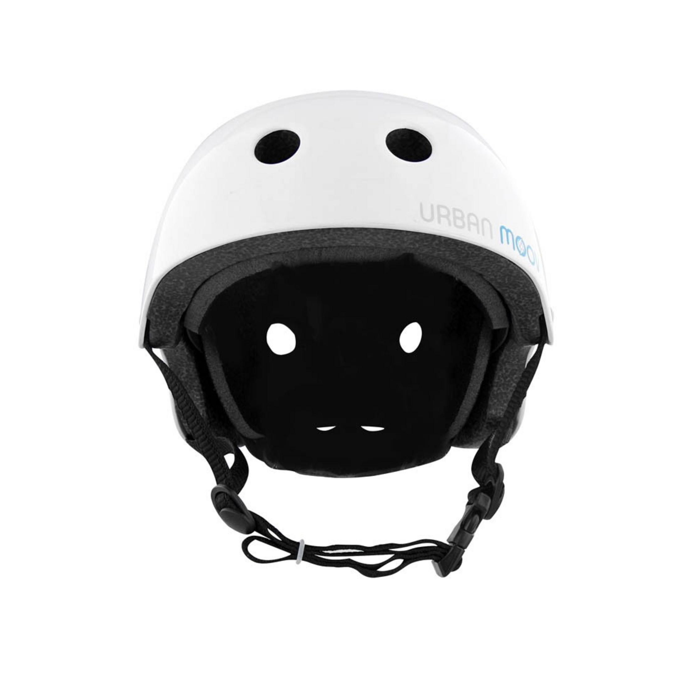 Weißer Helm mit drei schwarzen Löchern und schwarzen Riemen. Der Text 'URBAN moo' steht an der Seite.