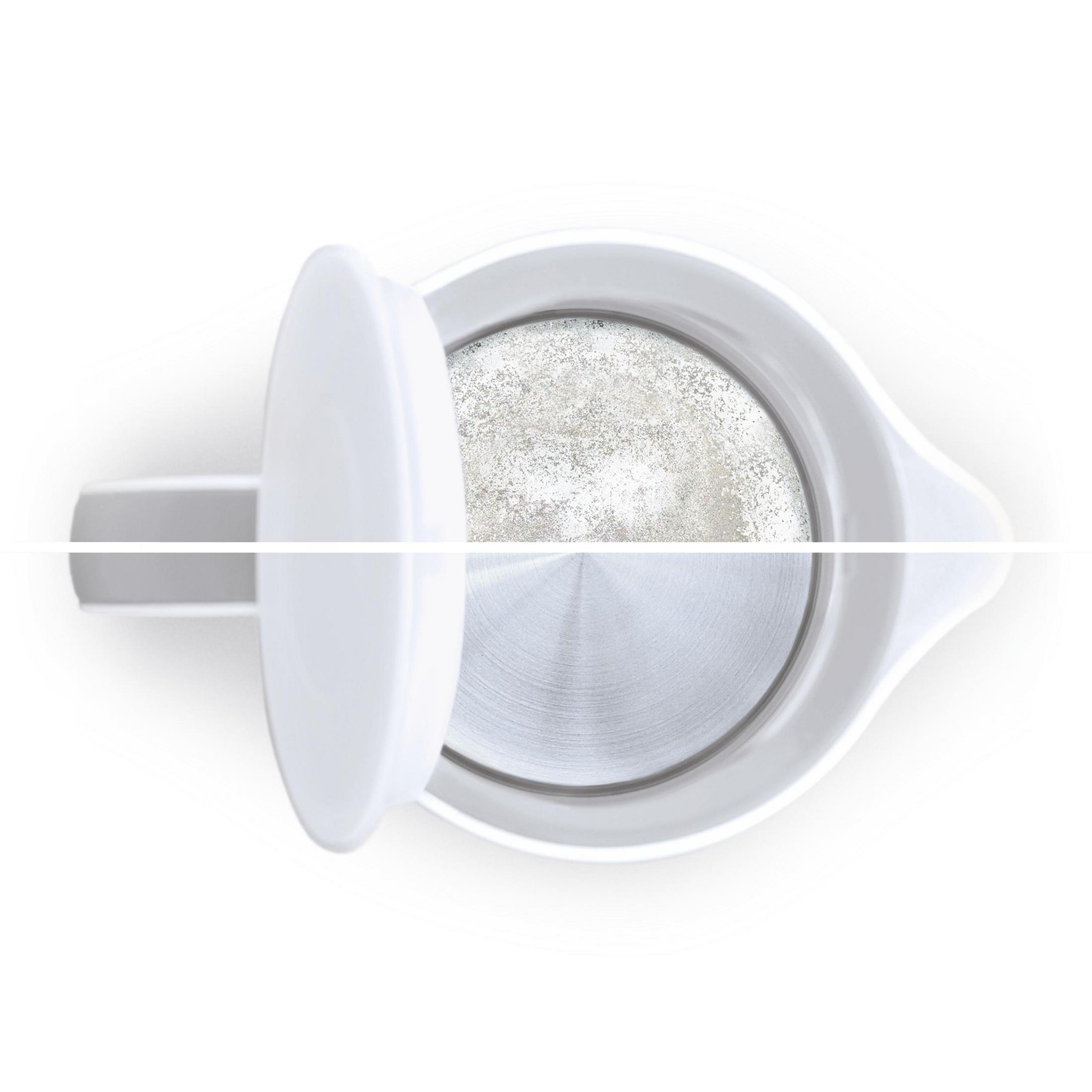 Un coperchio di bollitore bianco è aperto, rivelando un interno metallico pulito.
