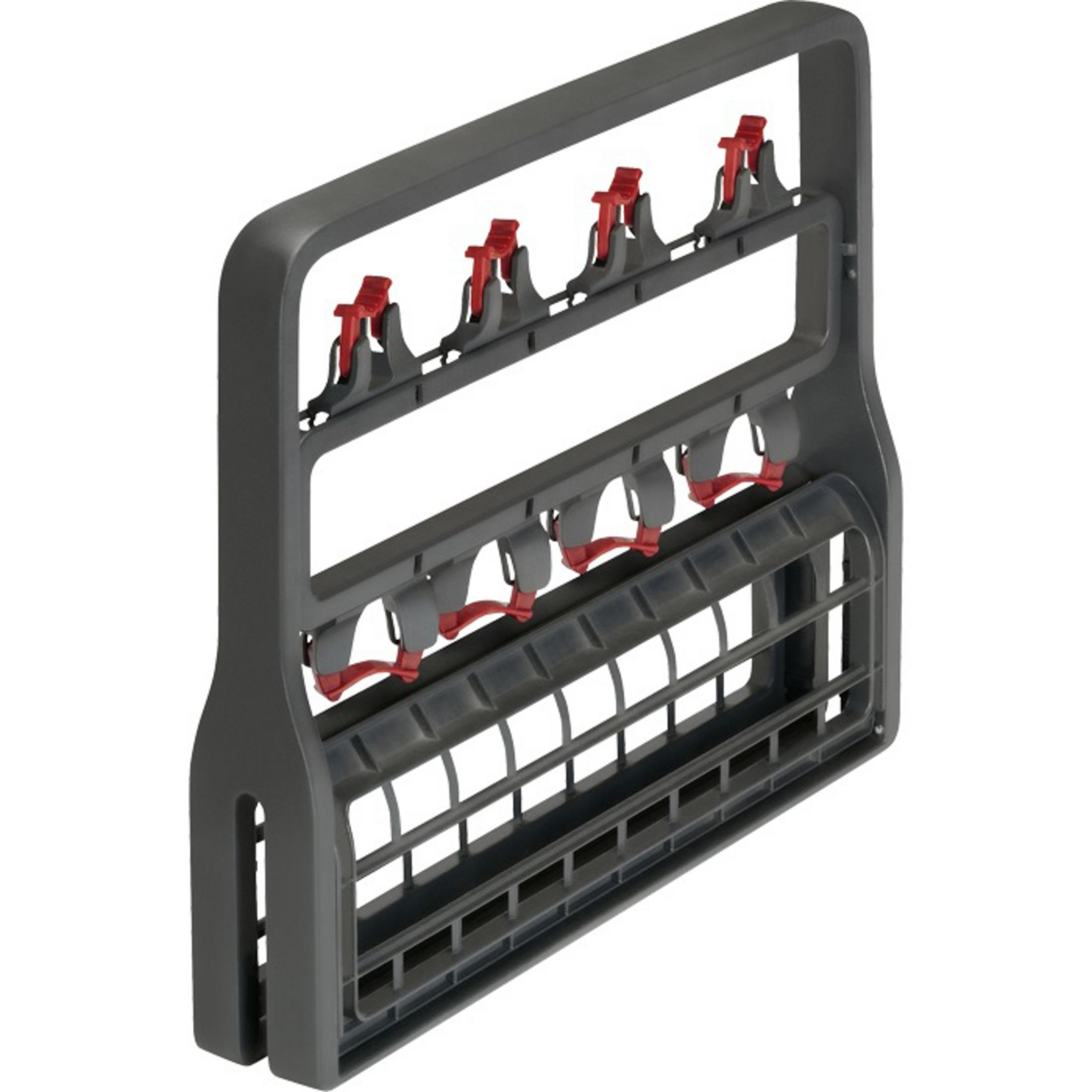 Szary stelaż zmywarki z czerwonymi klipsami, z wieloma poziomami.