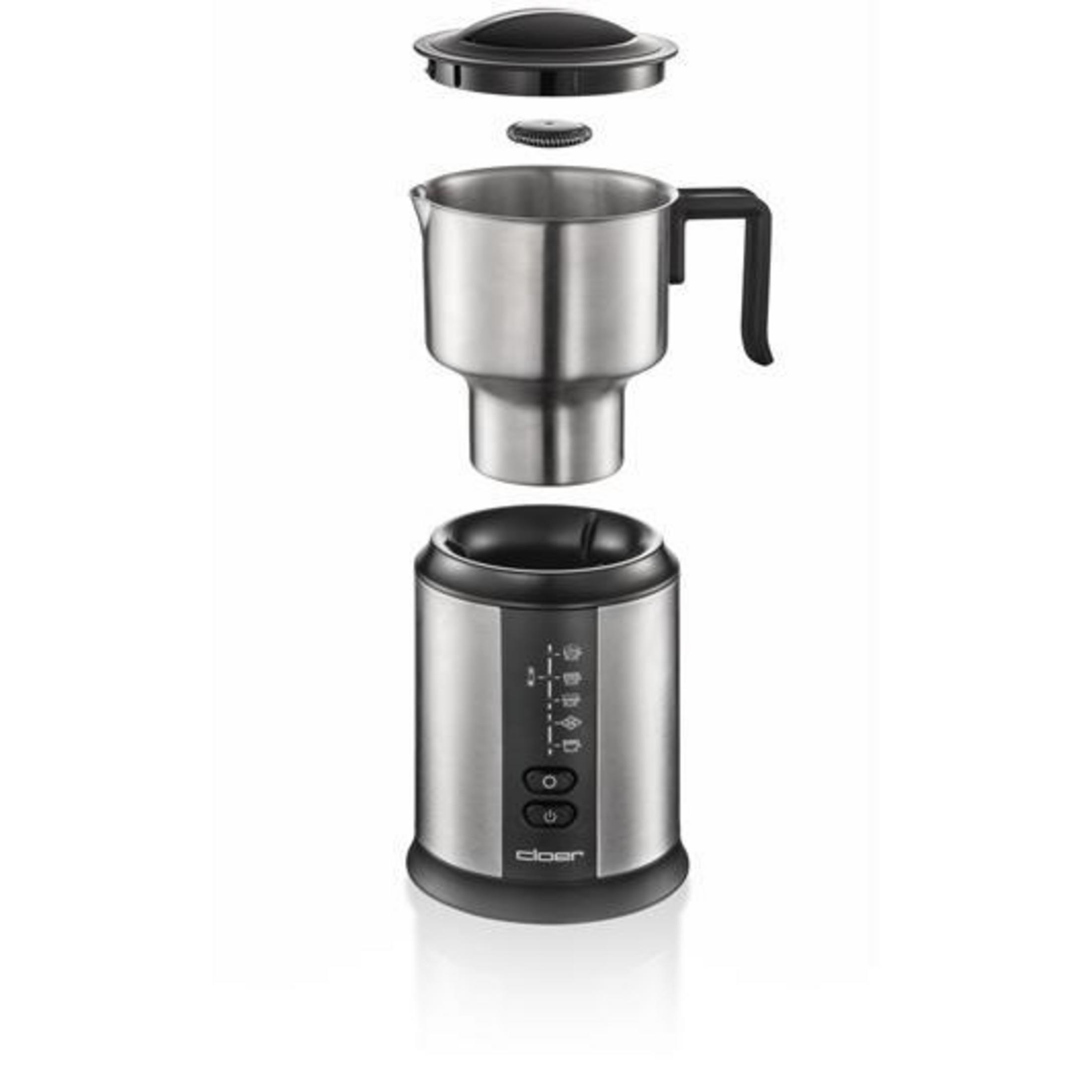 Spieniacz do mleka ze stali nierdzewnej z czarną podstawą. Są dwa przyciski. Białe tło.