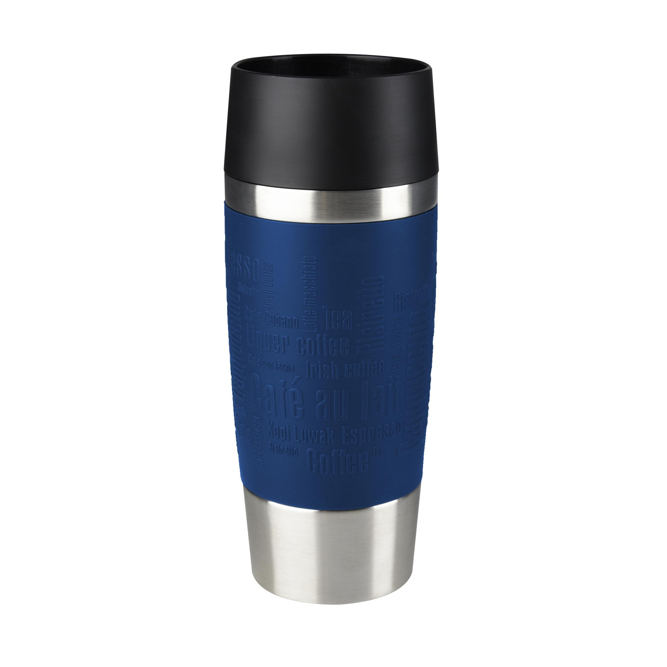 Blauer und silberner Reisebecher mit schwarzem Deckel, blauem Griff. Kaffee-Text.
