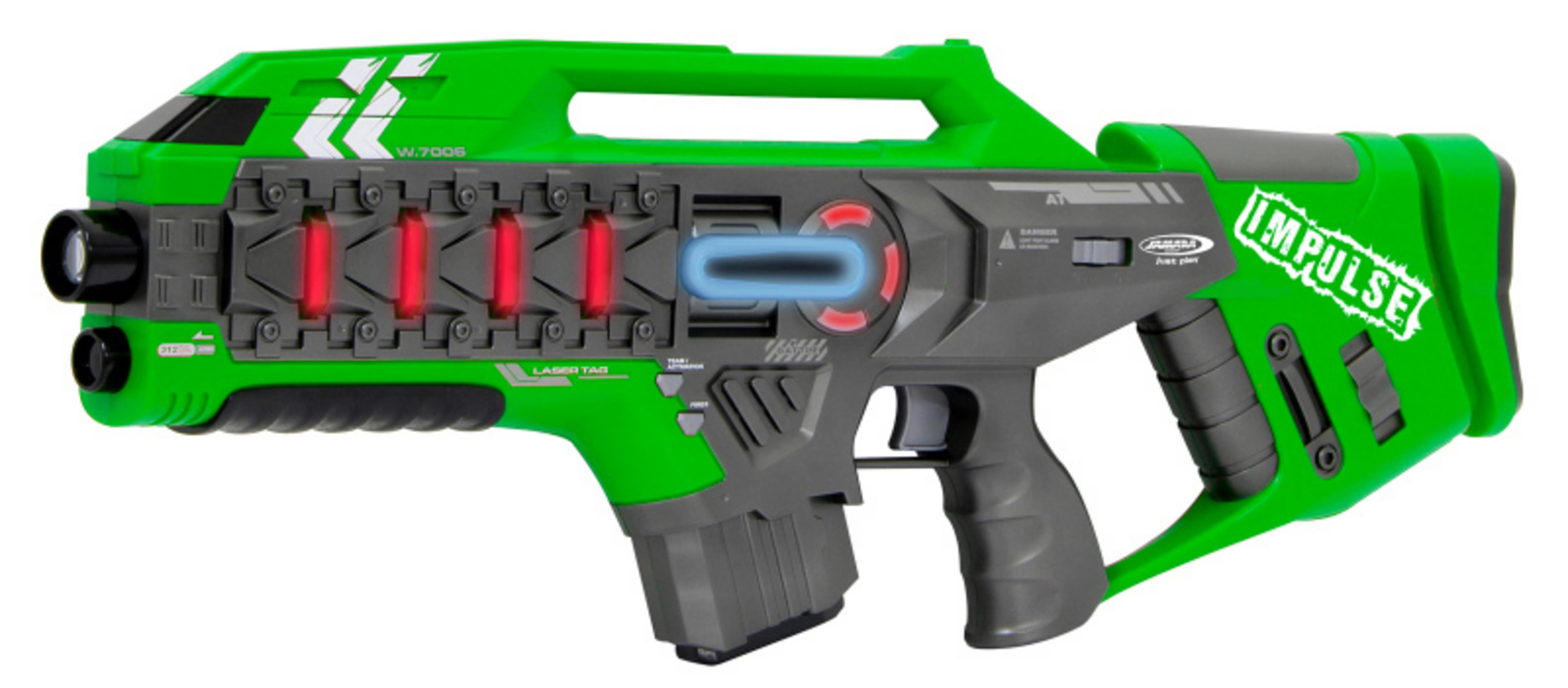 Eine grüne und graue Laser-Tag-Pistole auf weißem Hintergrund. Die Pistole hat rote und blaue Lichter.