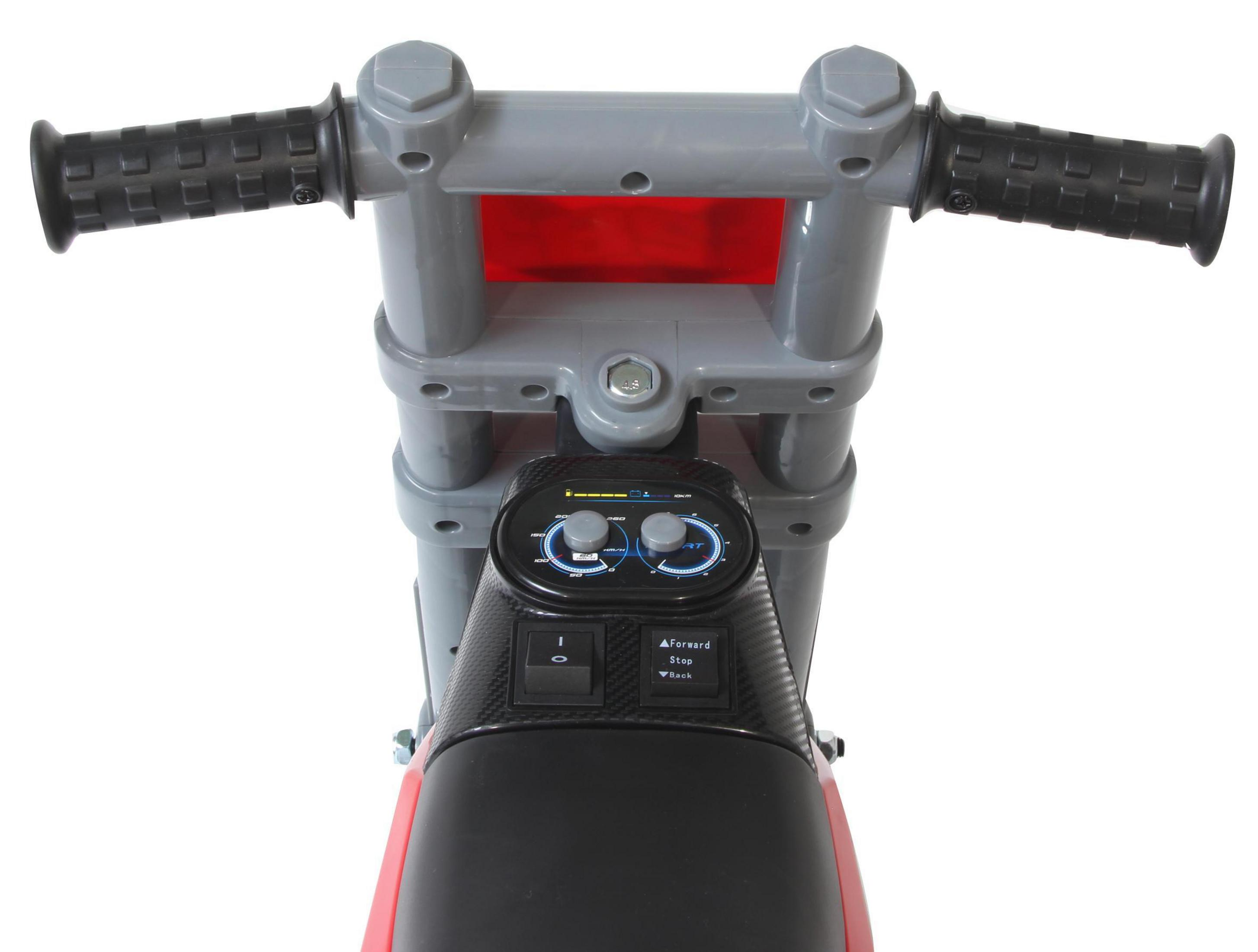 Nahaufnahme des Lenkers eines roten Spielzeugmotorrads.