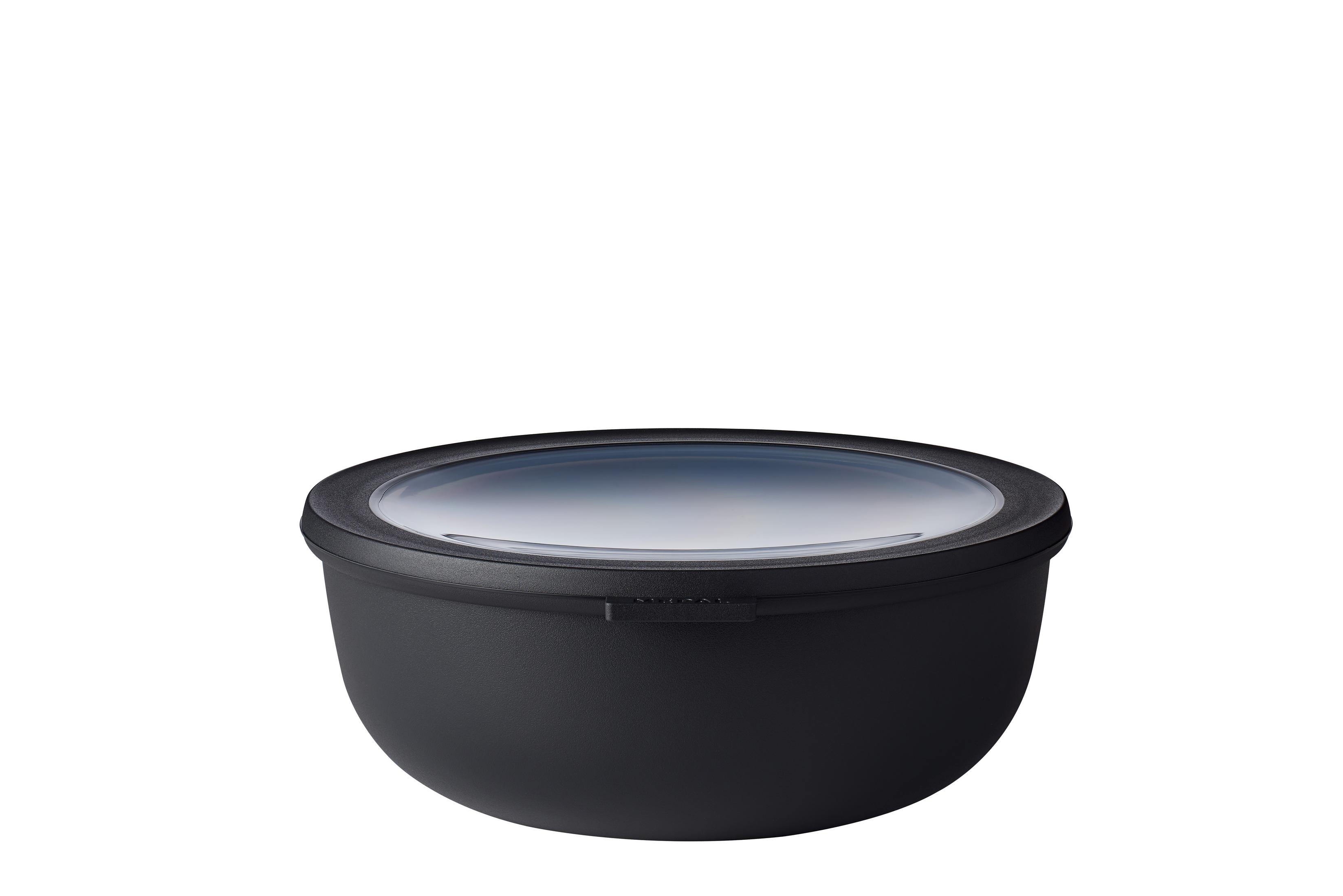 Schwarze Schüssel mit transparentem Deckel. Sie hat eine runde Form.