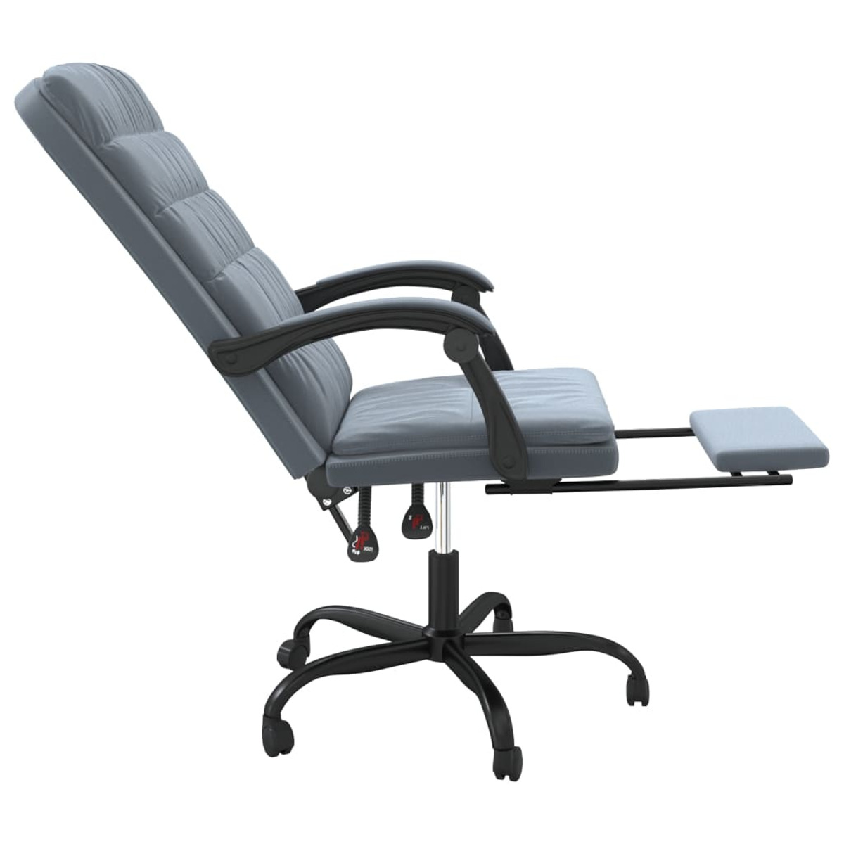 Grauer Leder-Relax-Bürostuhl mit Fußstütze. Schwarzes Gestell und Basis mit Rädern. Verstellmechanismus sichtbar.