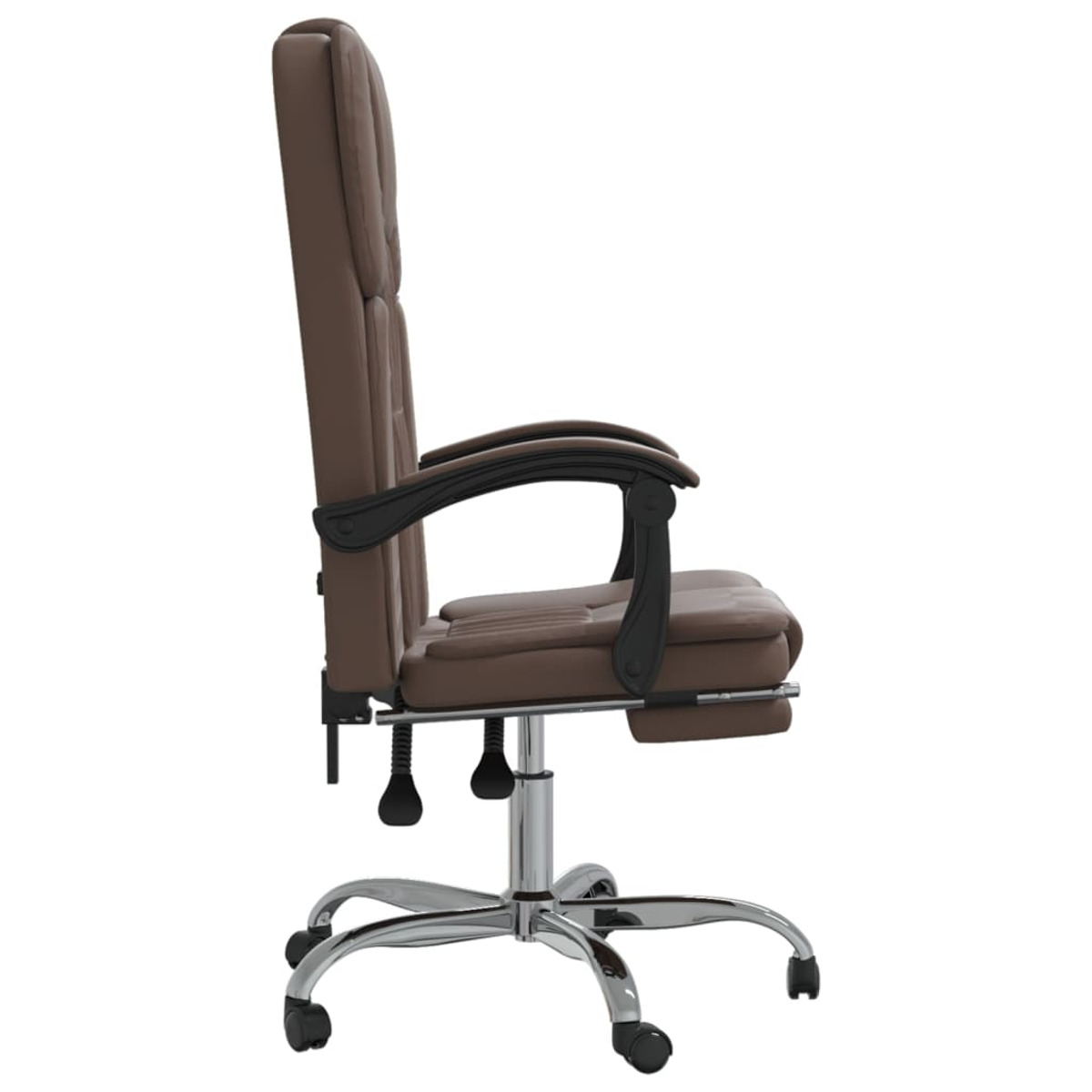 Brauner Leder-Bürostuhl, schwarze Armlehnen, Chromfuß, Räder. Seitenansicht.