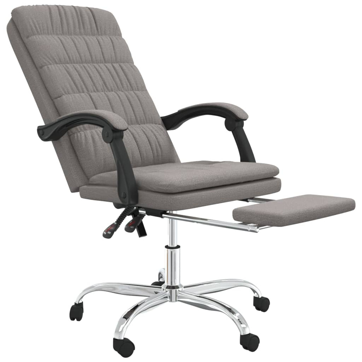 Grauer Relax-Bürostuhl mit ausgefahrener Fußstütze. Chrom-Basis und schwarze Armlehnen.