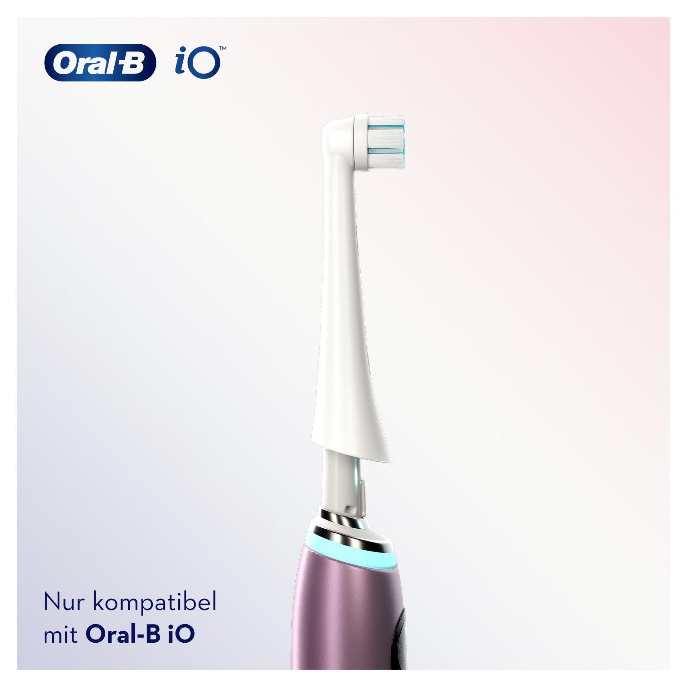 Ein Oral-B iO Zahnbürstenkopf mit einem lila Griff.