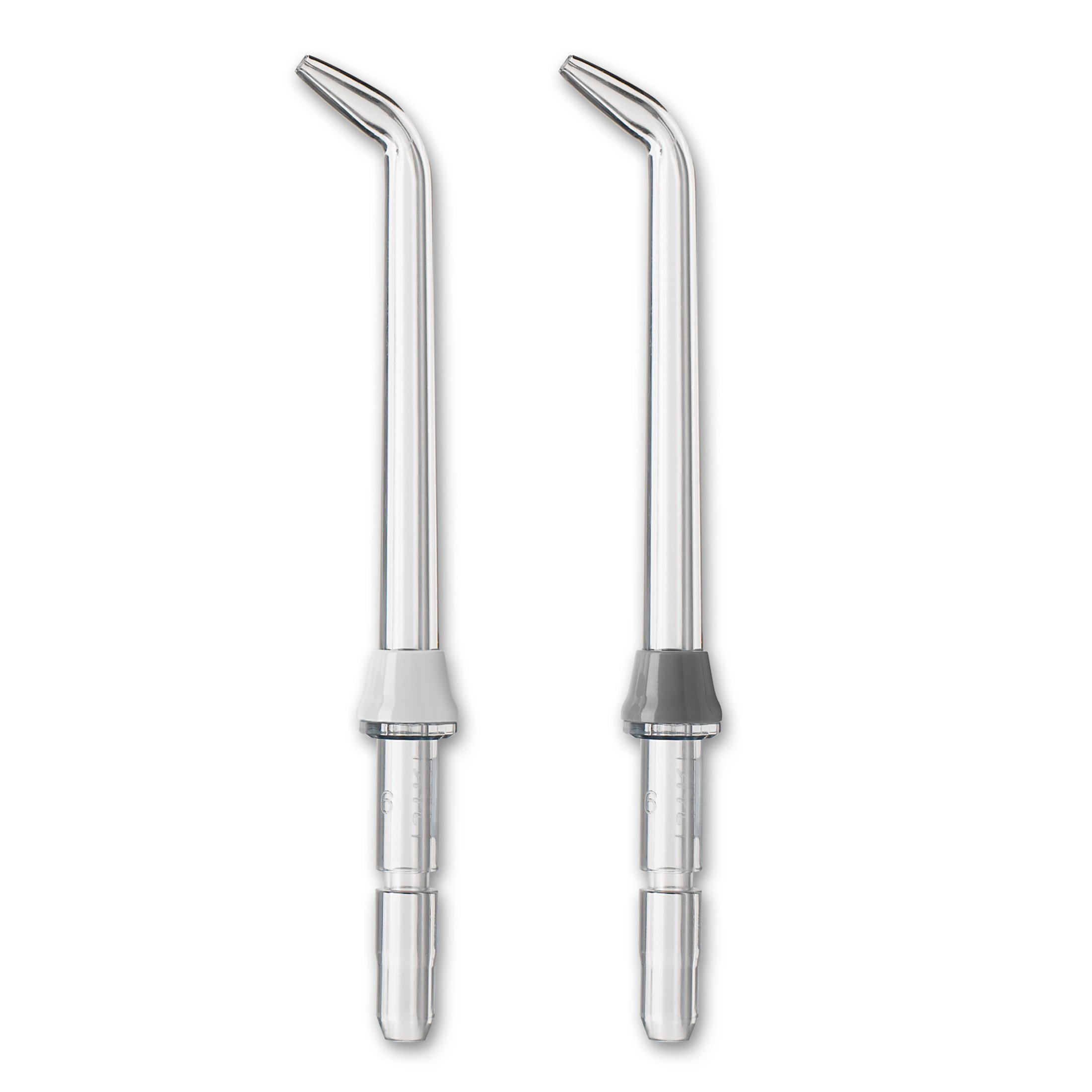 Zwei Wasser-Flosser-Aufsätze. Konische Form, klarer Kunststoff, weißer Hintergrund.
