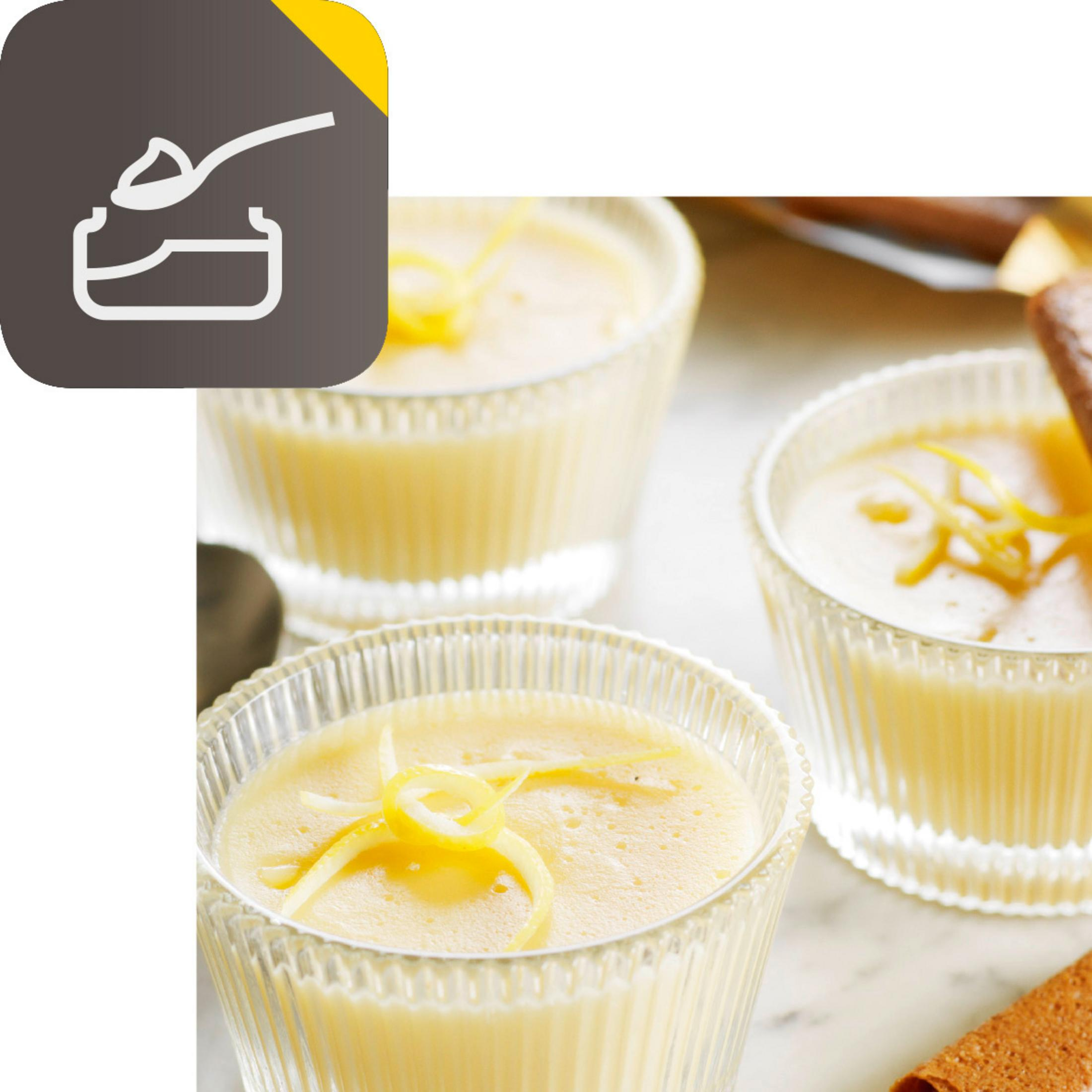 Desserts in Gläsern mit Garnierung und einem Löffel-Symbol.