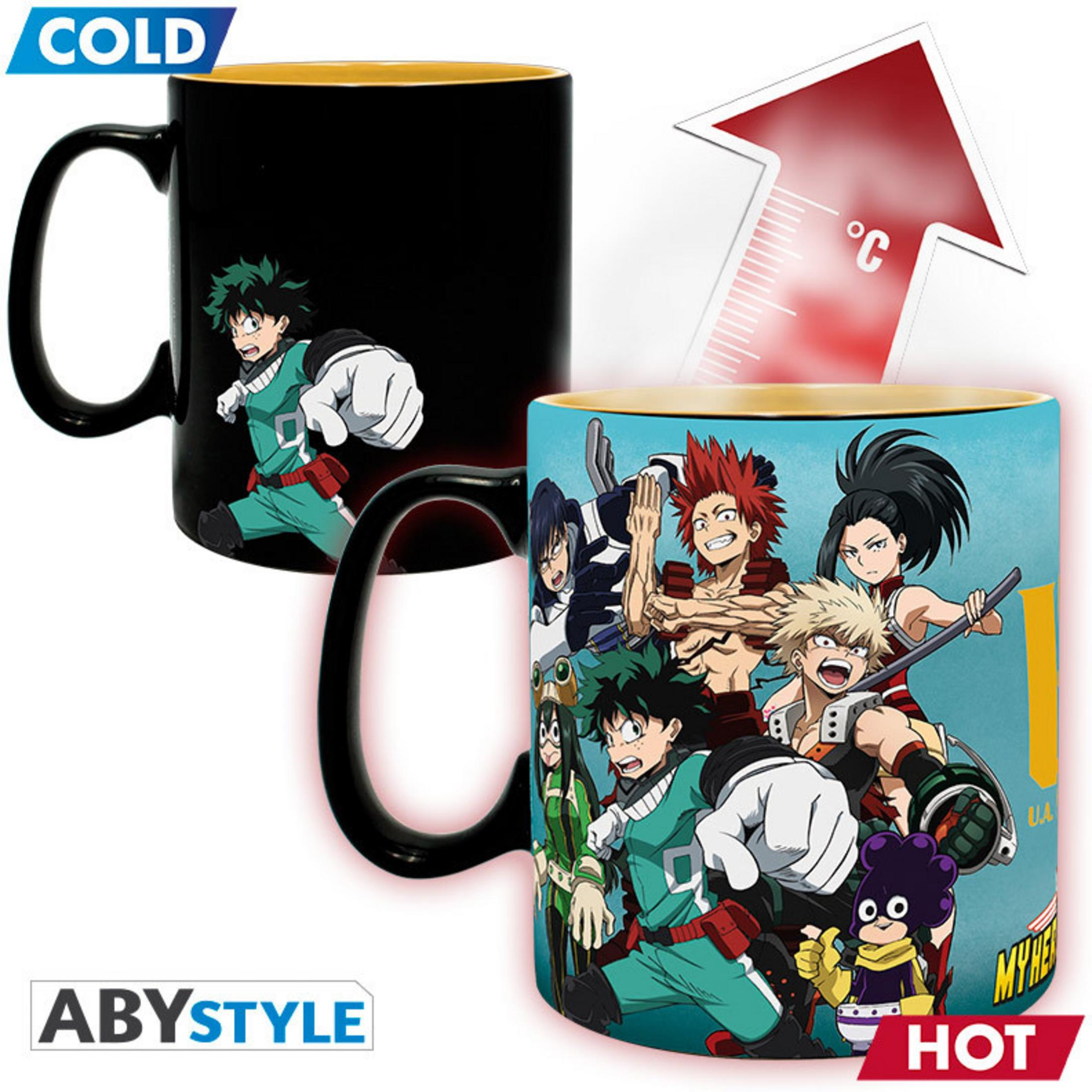 Taza termosensible que muestra a Deku en verde y otros personajes cuando está caliente.
