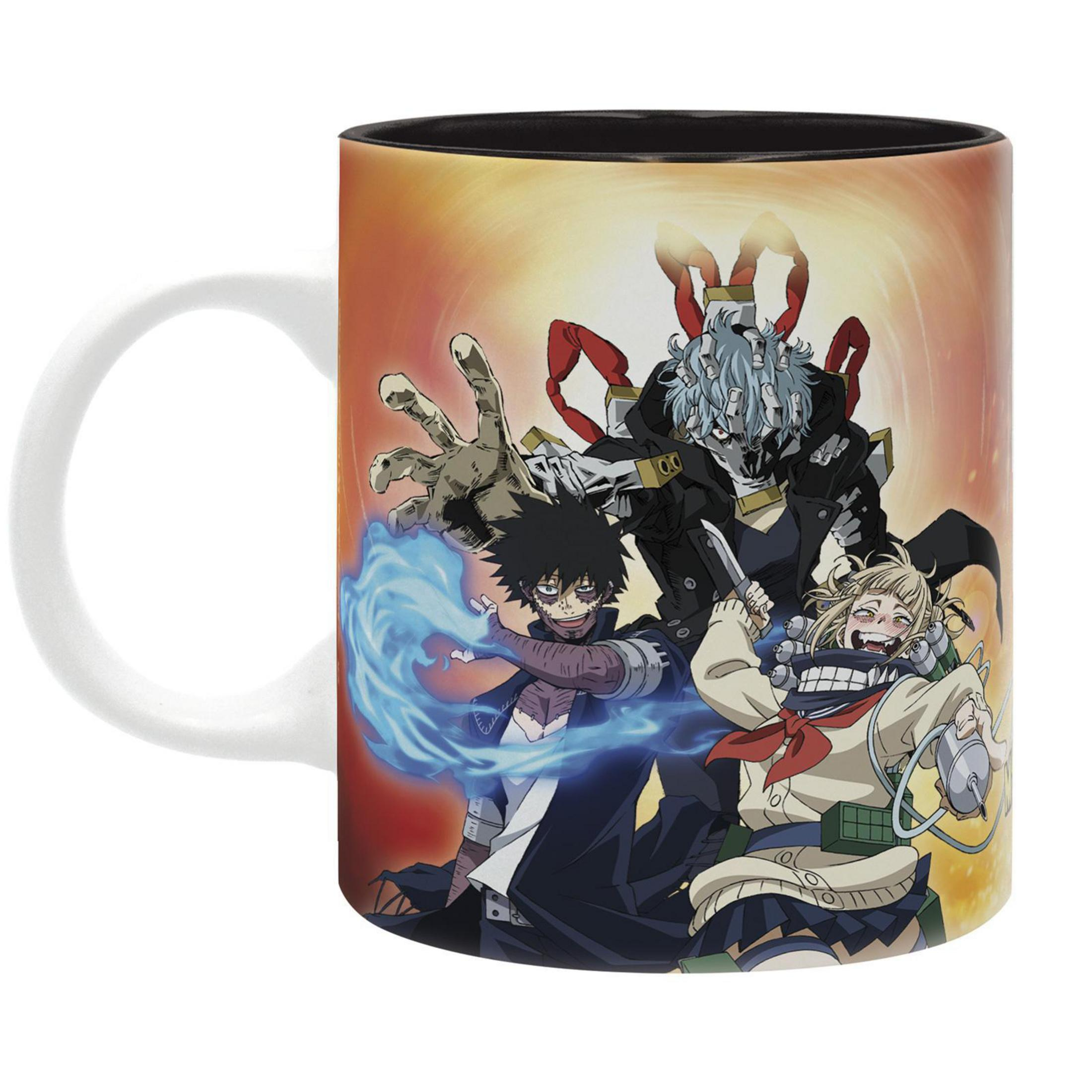 Una taza con una escena de anime de My Hero Academia con varios personajes.