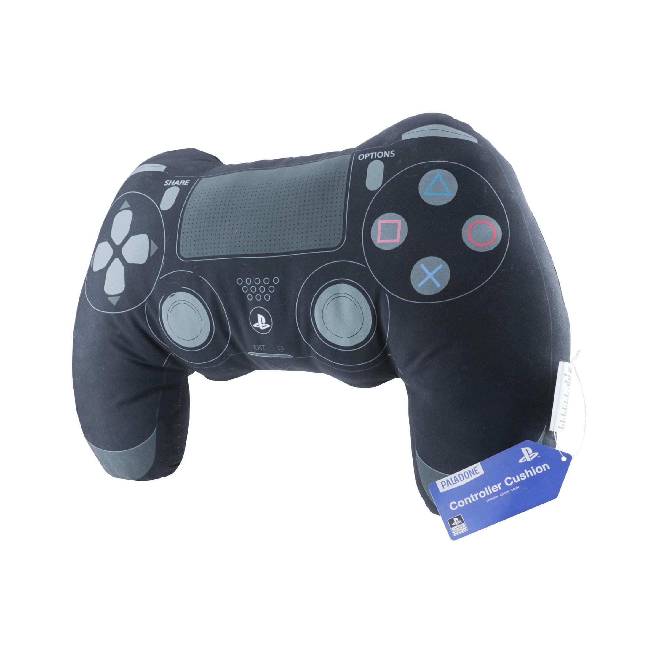 Poduszka w kształcie kontrolera PlayStation jest wyświetlana na białym tle, z dołączoną etykietą.