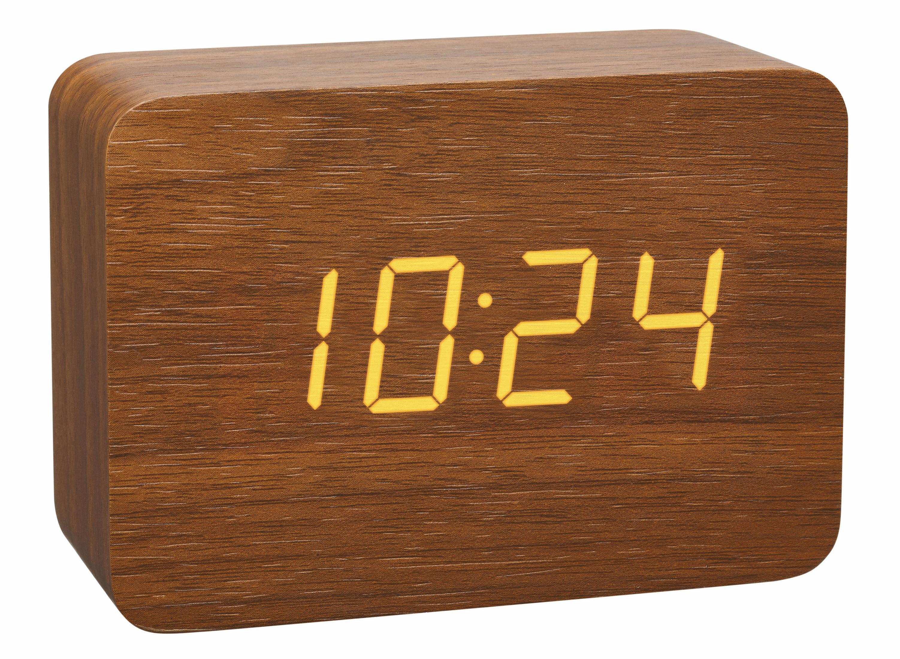 Digitaluhr aus Holz, Anzeige 10:24. Die Zahlen sind hellgelb.